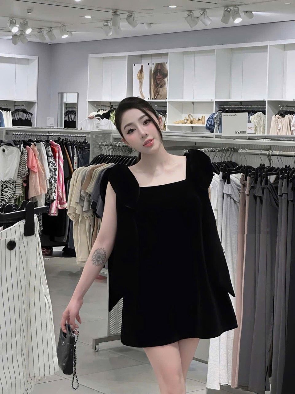 Váy nhung dáng suông hai dây nơ hở lưng siêu hot - T185