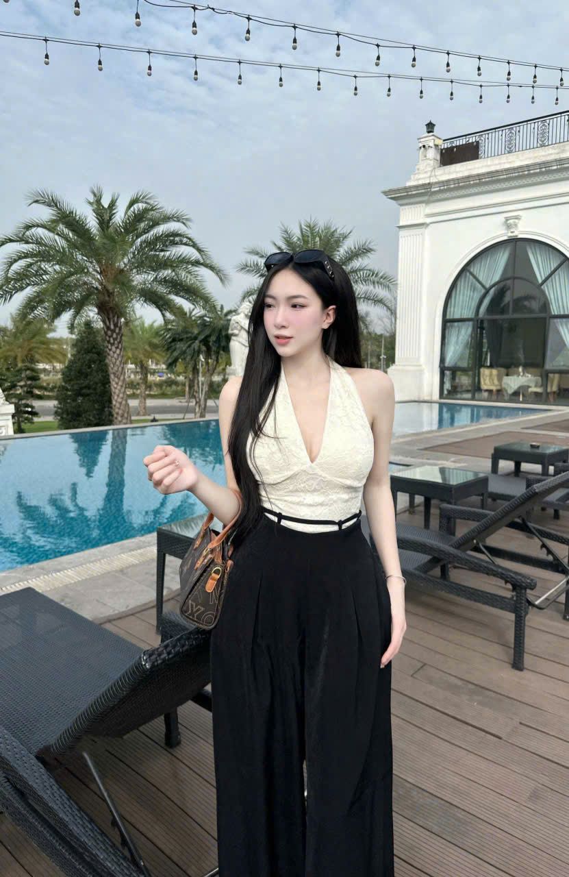 Set áo ren cổ yếm hở lưng mix quần suông sang chảnh - T269 (EO S<68, M<72)