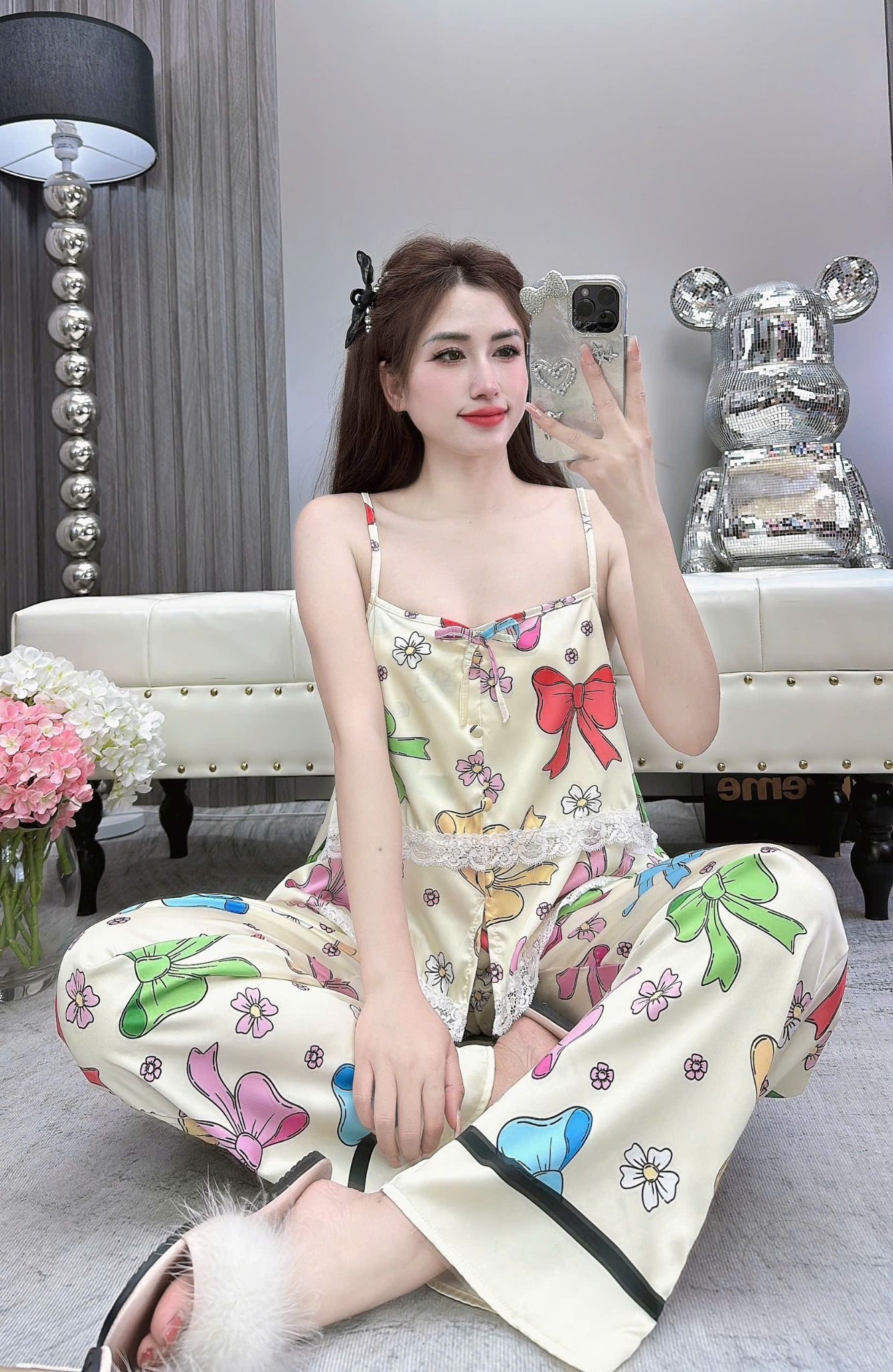 Set lụa áo 2s bọc cúc mix quần suông dài lưng chun - KEM NƠ - T403