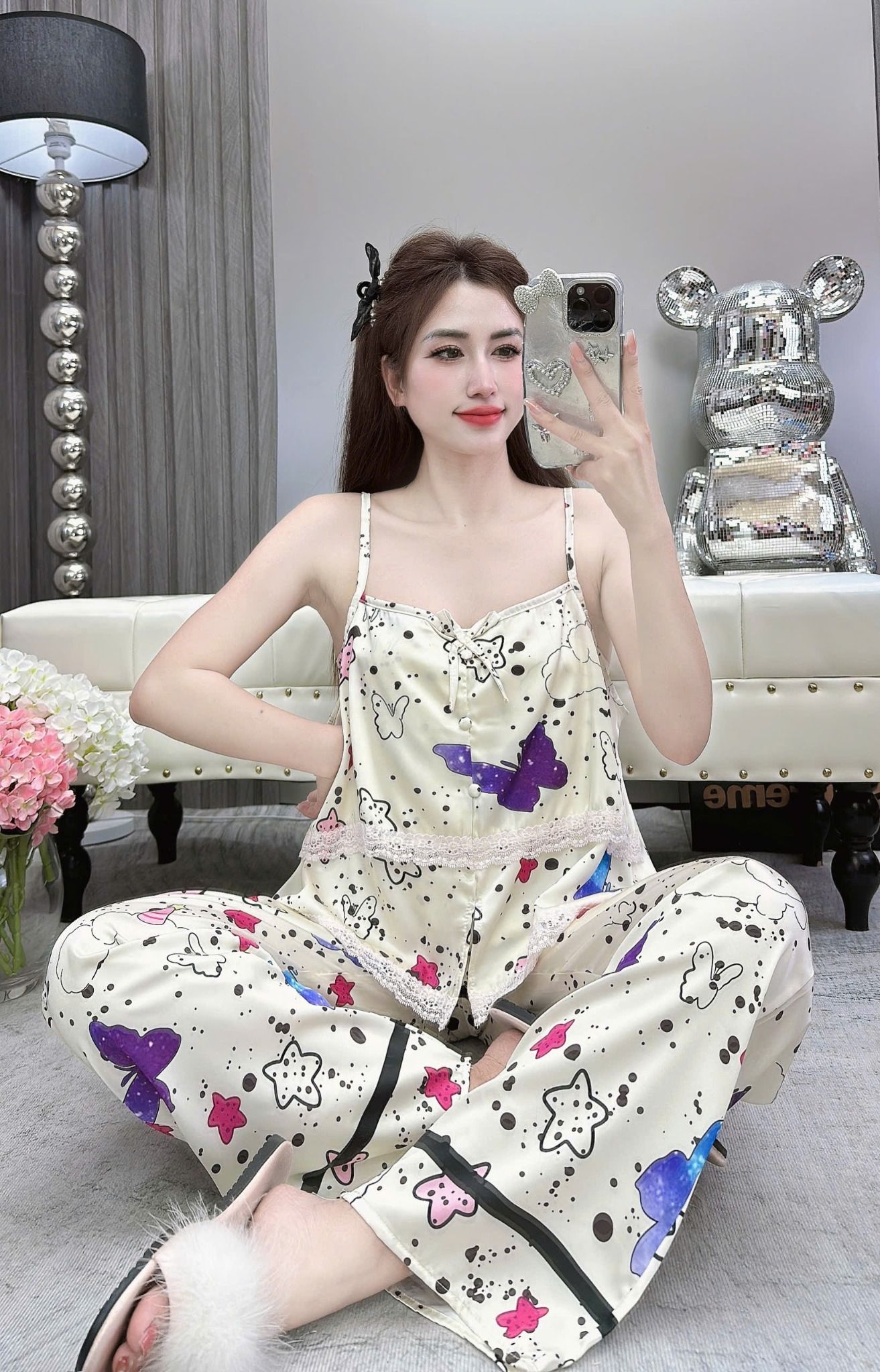 Set lụa áo 2s bọc cúc mix quần suông dài lưng chun - KEM BƯỚM - T406