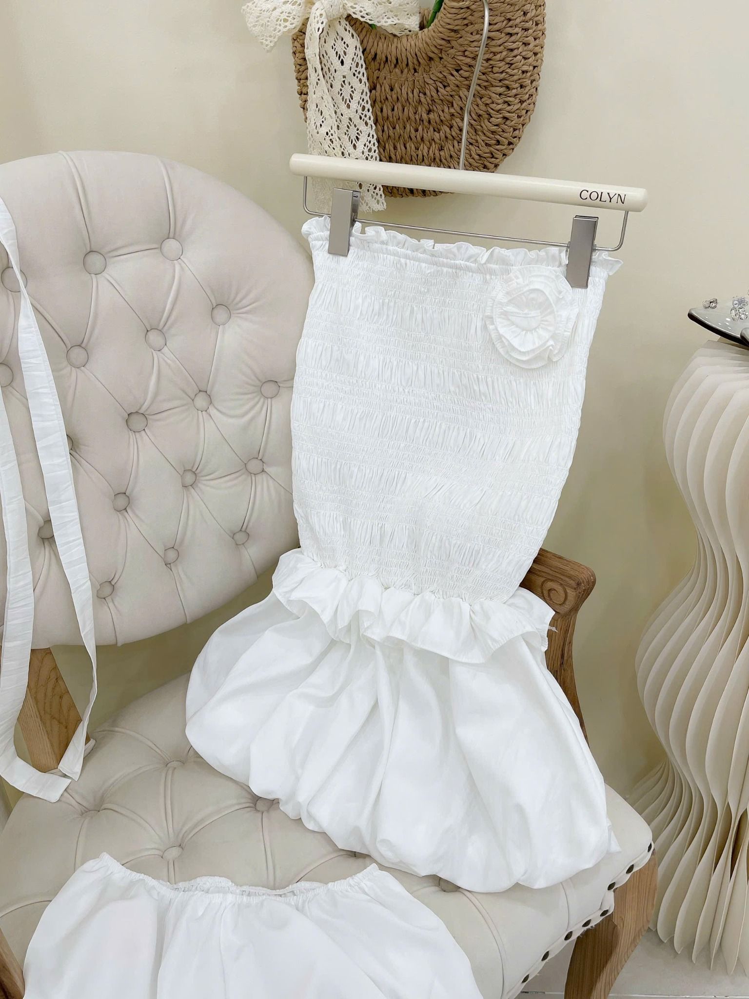Đầm quây bo nhún đính hoa chân bí kèm dây co dãn - T427