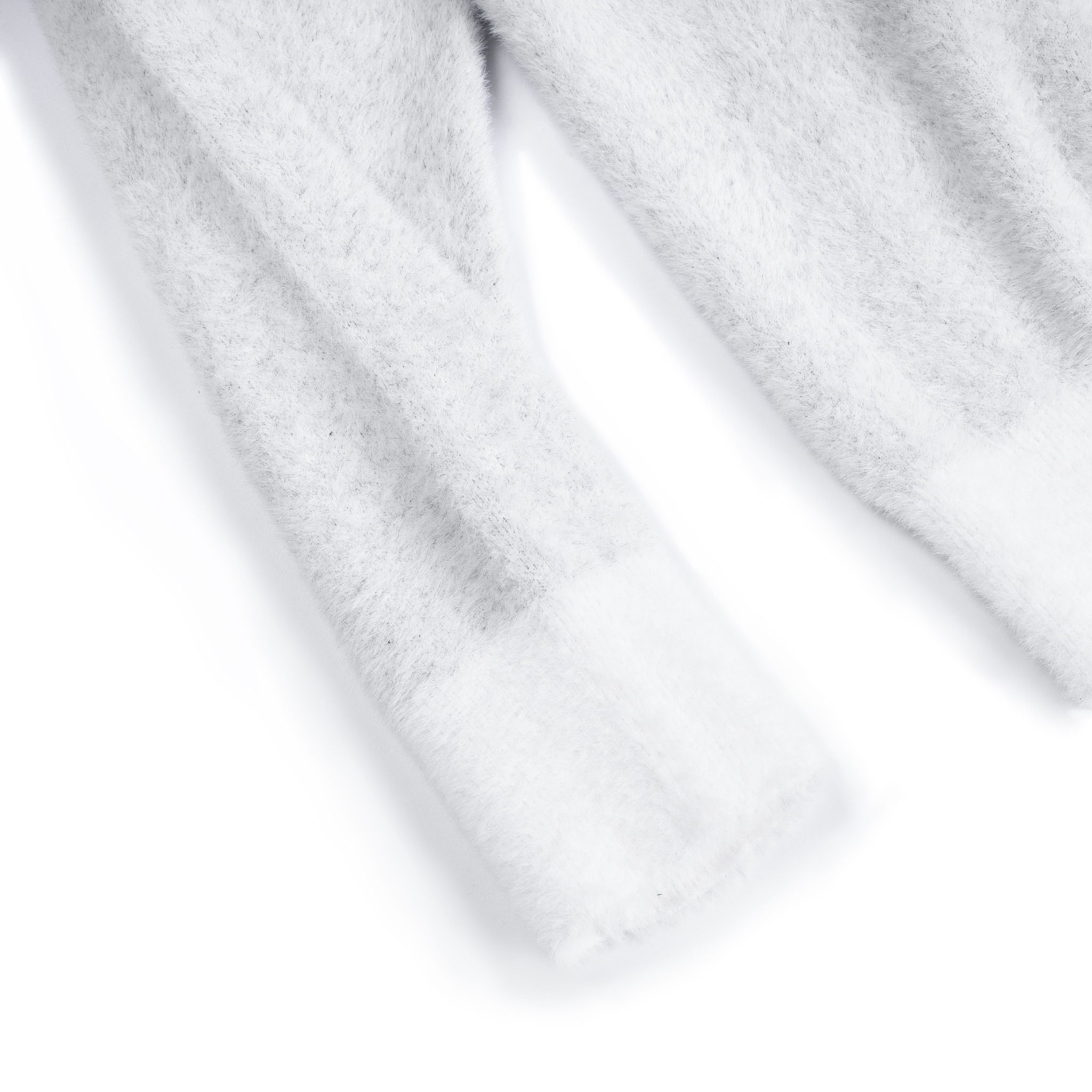 138C GALLERY/ PURE LOVE KNIT FUZZY SWEATER
