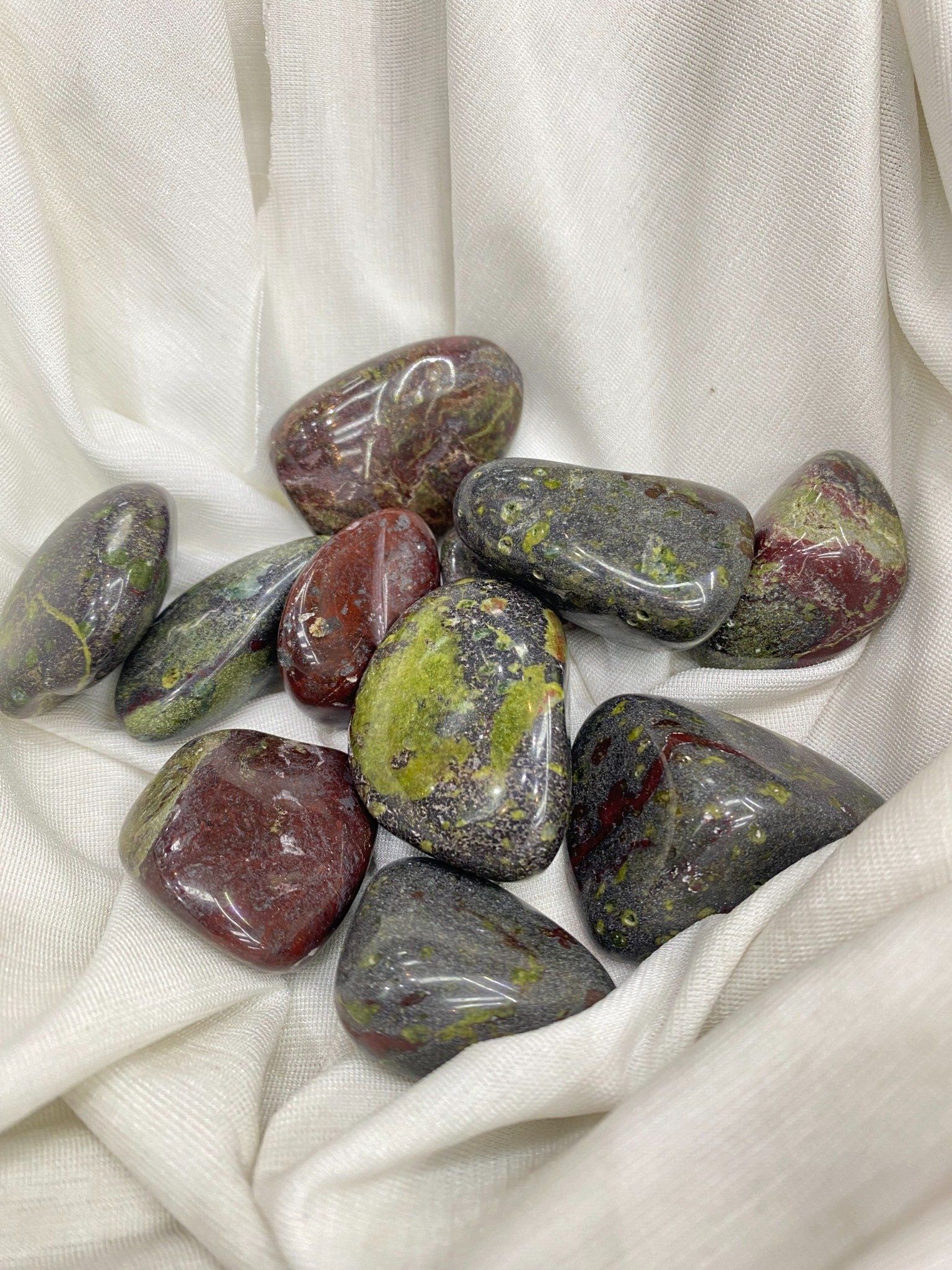 Sỏi Jasper Huyết Long - Dragon Blood Jasper Tumble