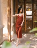 Đầm tùng xéo 2 dây vải lụa nâu
