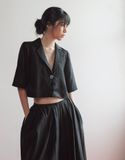 Áo cổ ve tay ngắn đen