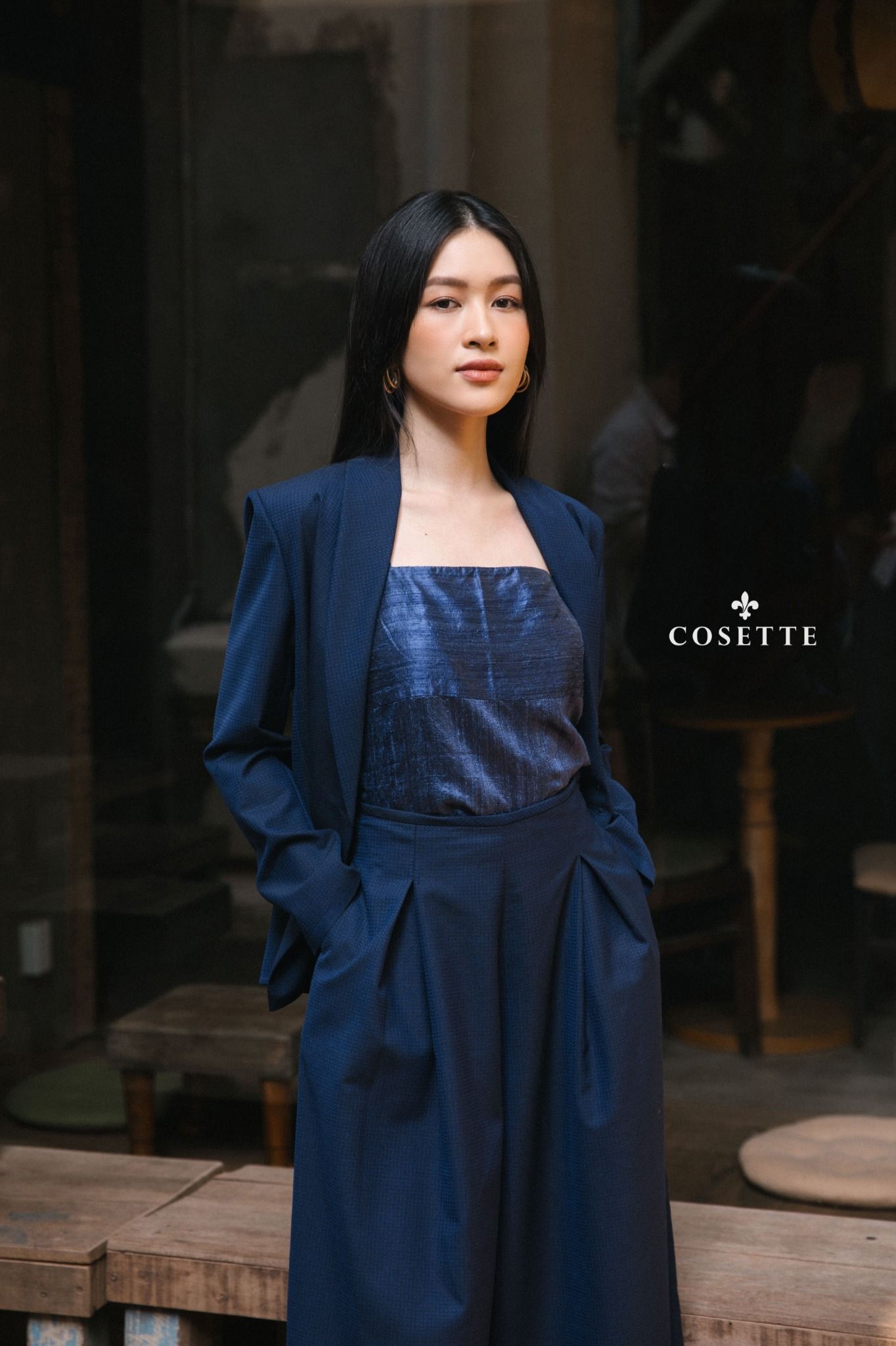 Áo 2 dây xanh navy vải tơ 2 lớp