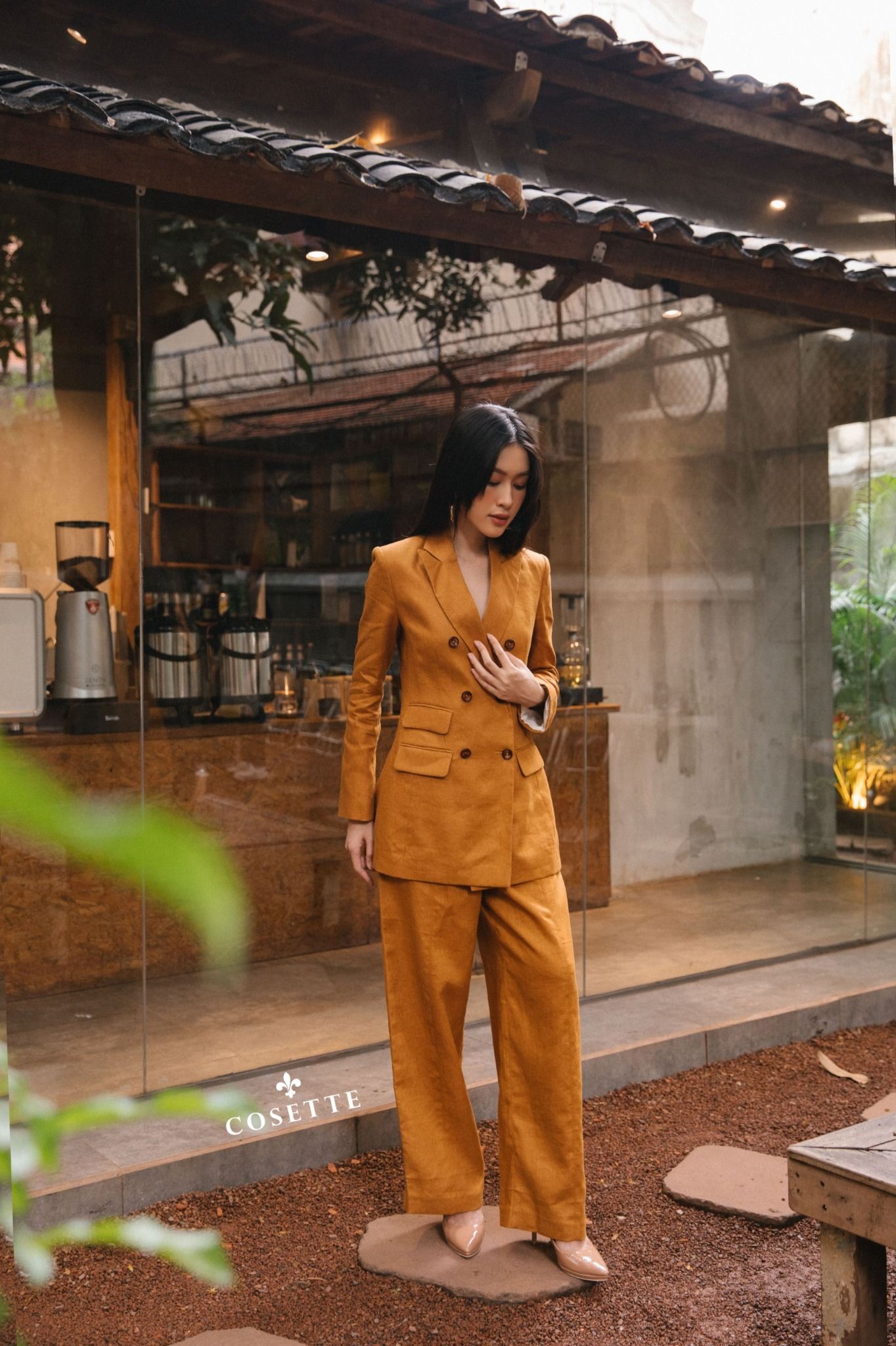 Quần ống suôn lưng thun vàng đồng