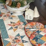 Tấm lót trải bàn trang trí từ vải tái chế/ Eco-reborn fabric Table Runner