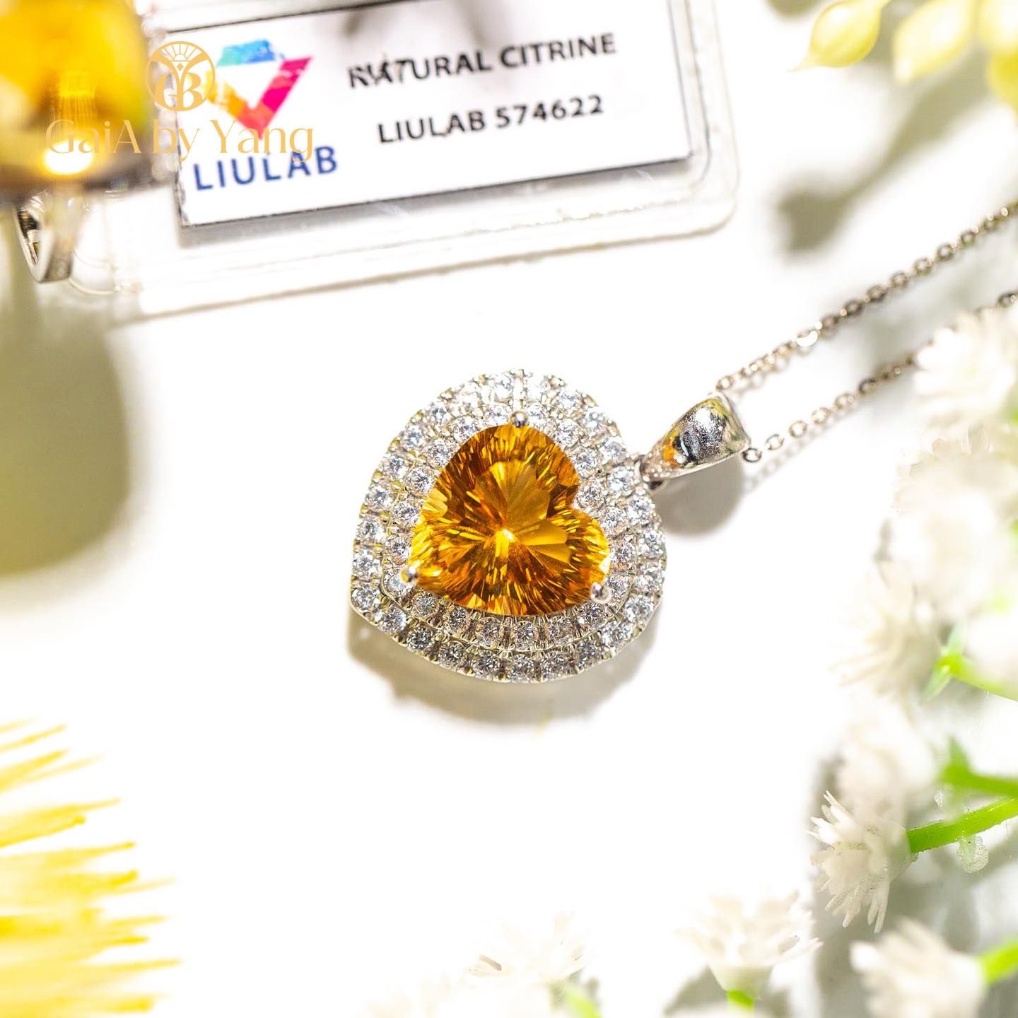 Bộ trang sức dây chuyền và nhẫn vàng đính đá Citrine