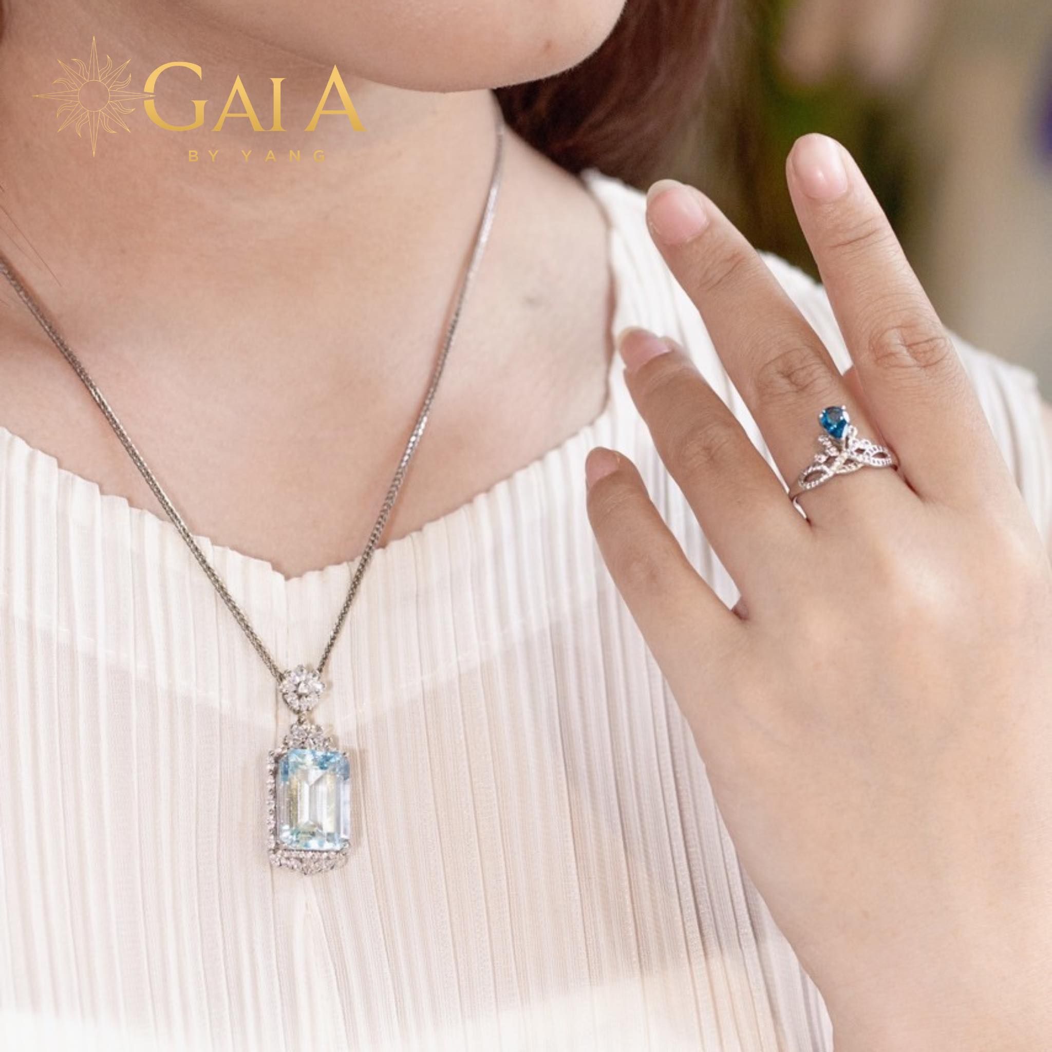 Bộ trang sức bạc đính đá Topaz