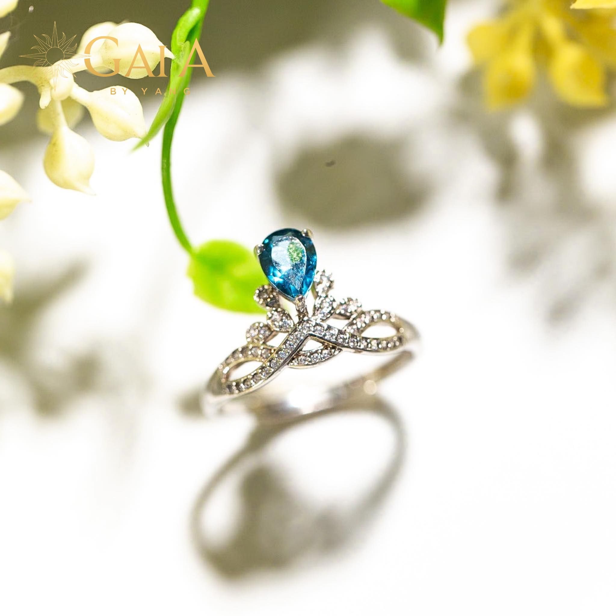 Bộ trang sức bạc đính đá Topaz