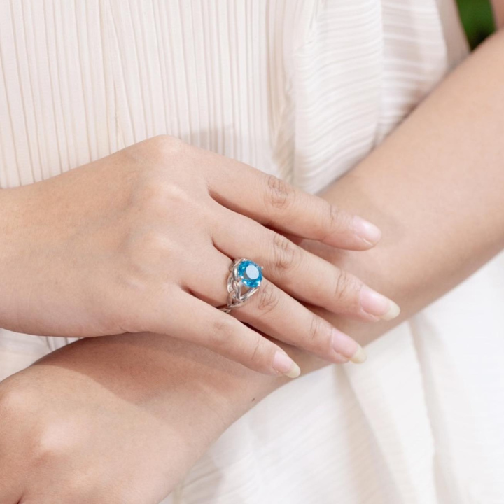 Nhẫn bạc đính đá Topaz