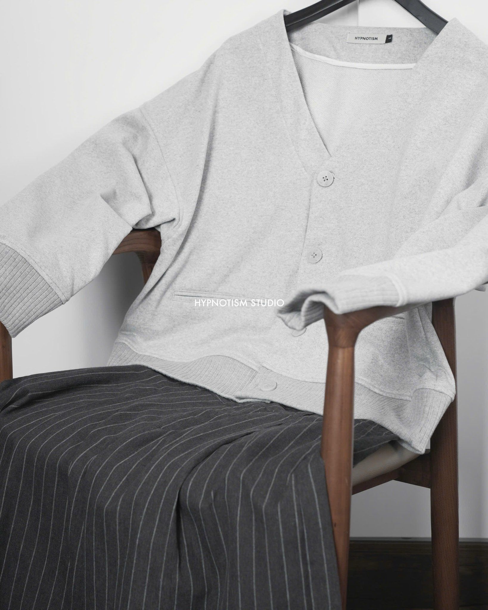 ROUTINE CARDIGAN
