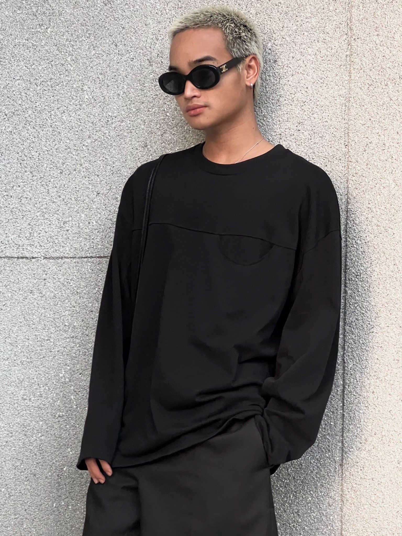 HALF CIRCLE BLACK LONGSLEEVE