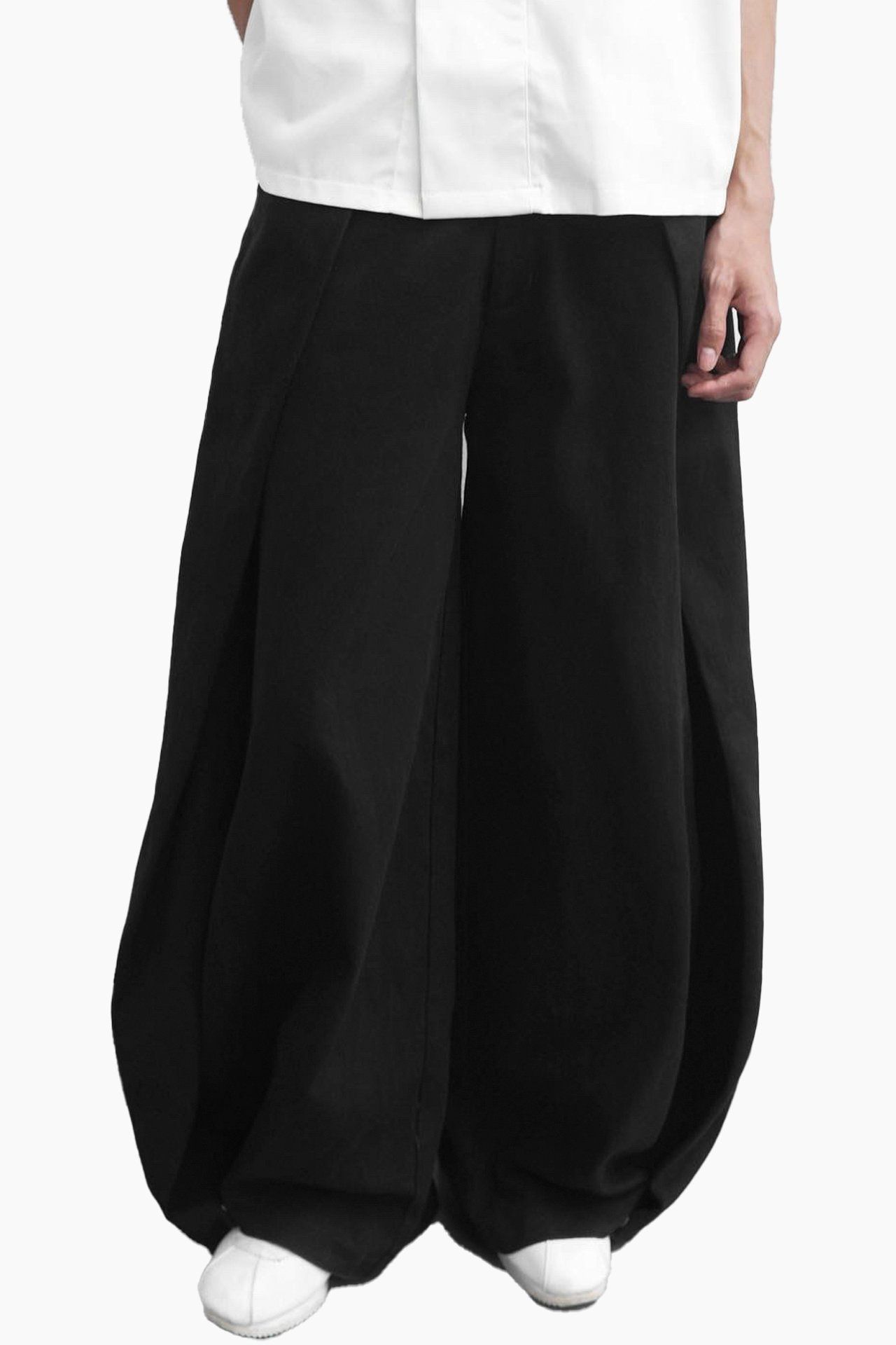 LOOSE WIDE PLEAT PANTS