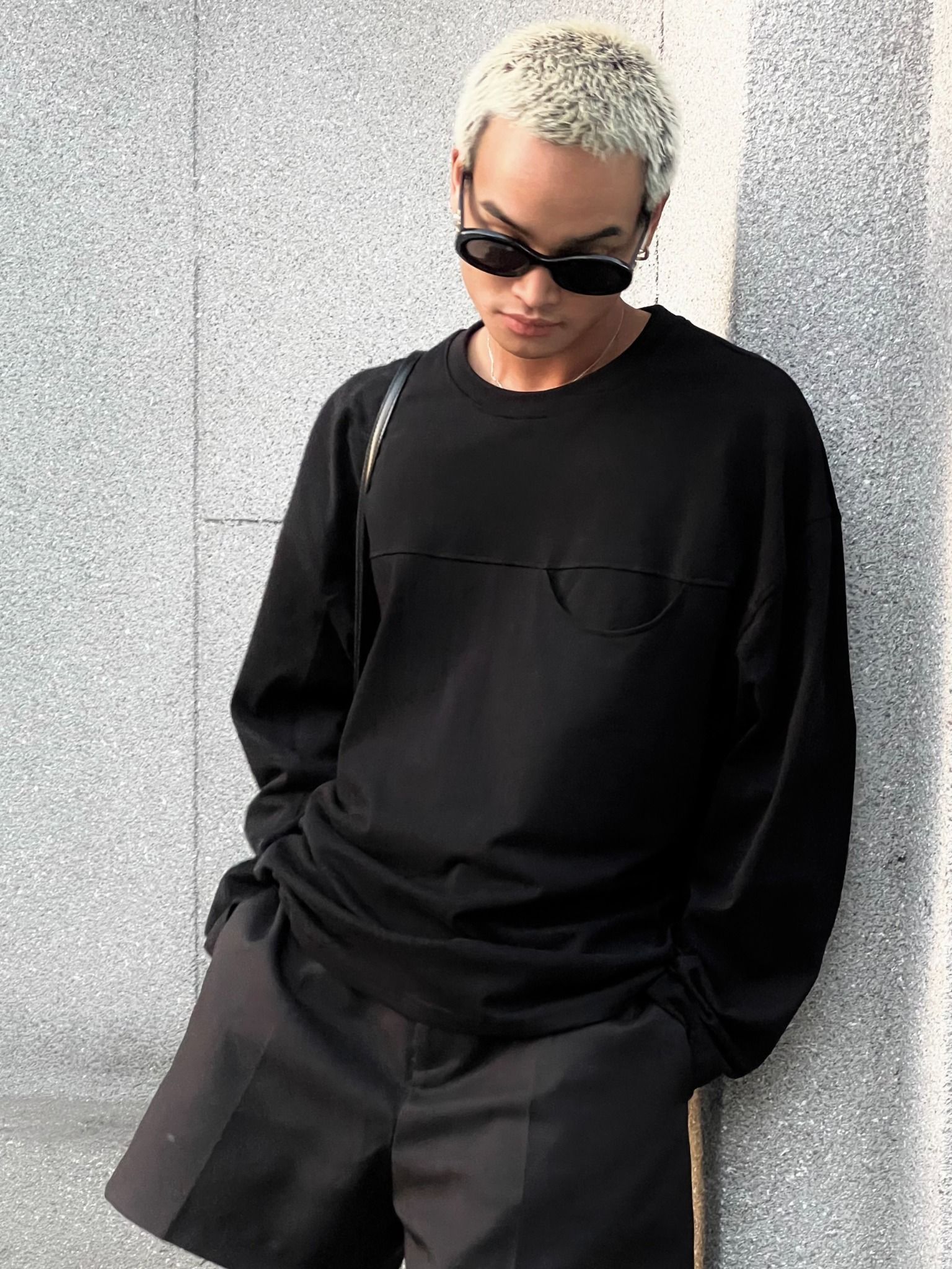 HALF CIRCLE BLACK LONGSLEEVE