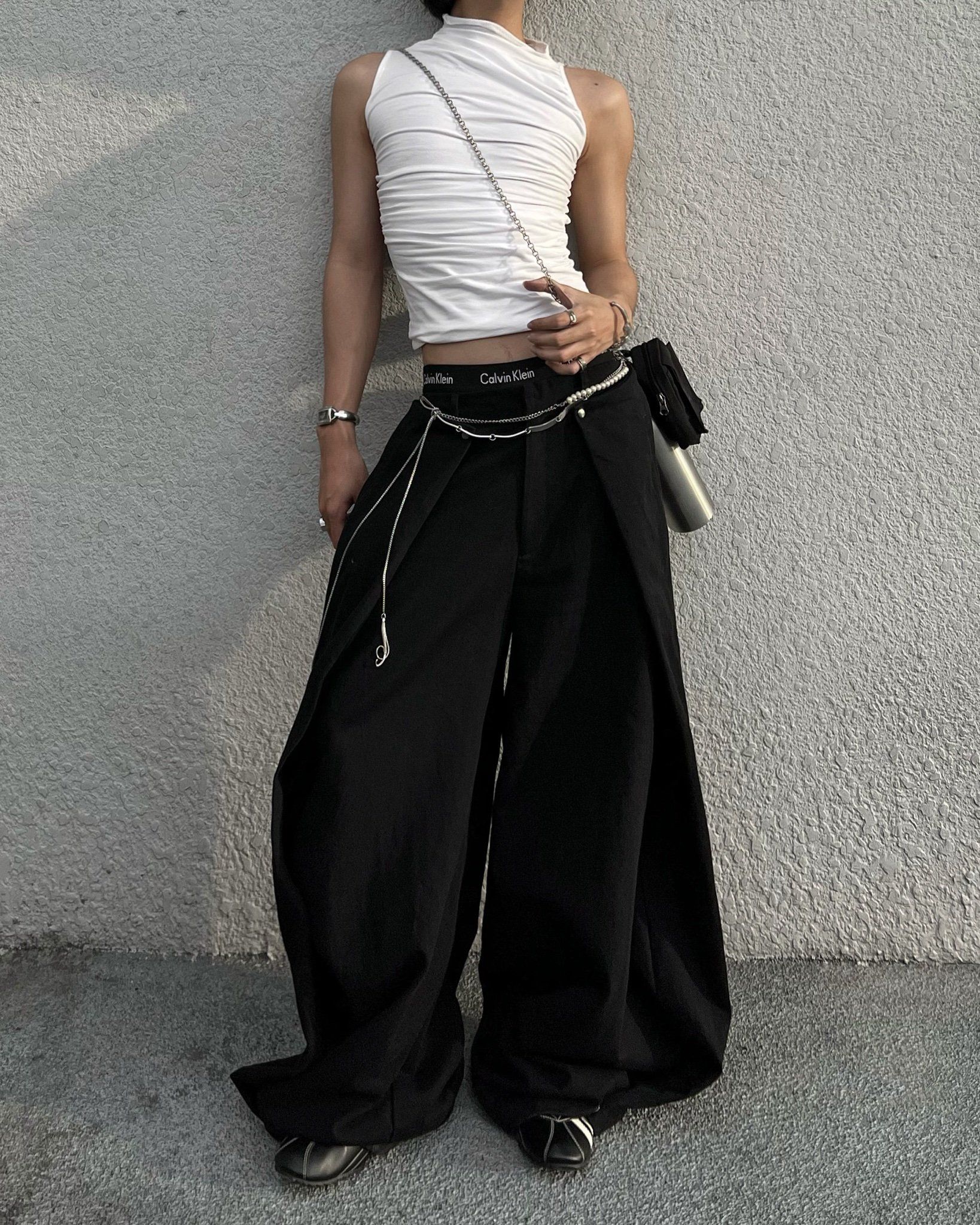 LOOSE WIDE PLEAT PANTS