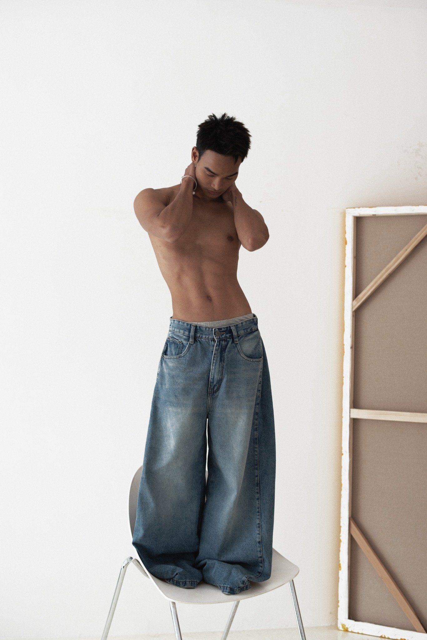 PLEATED WIDE JEANS