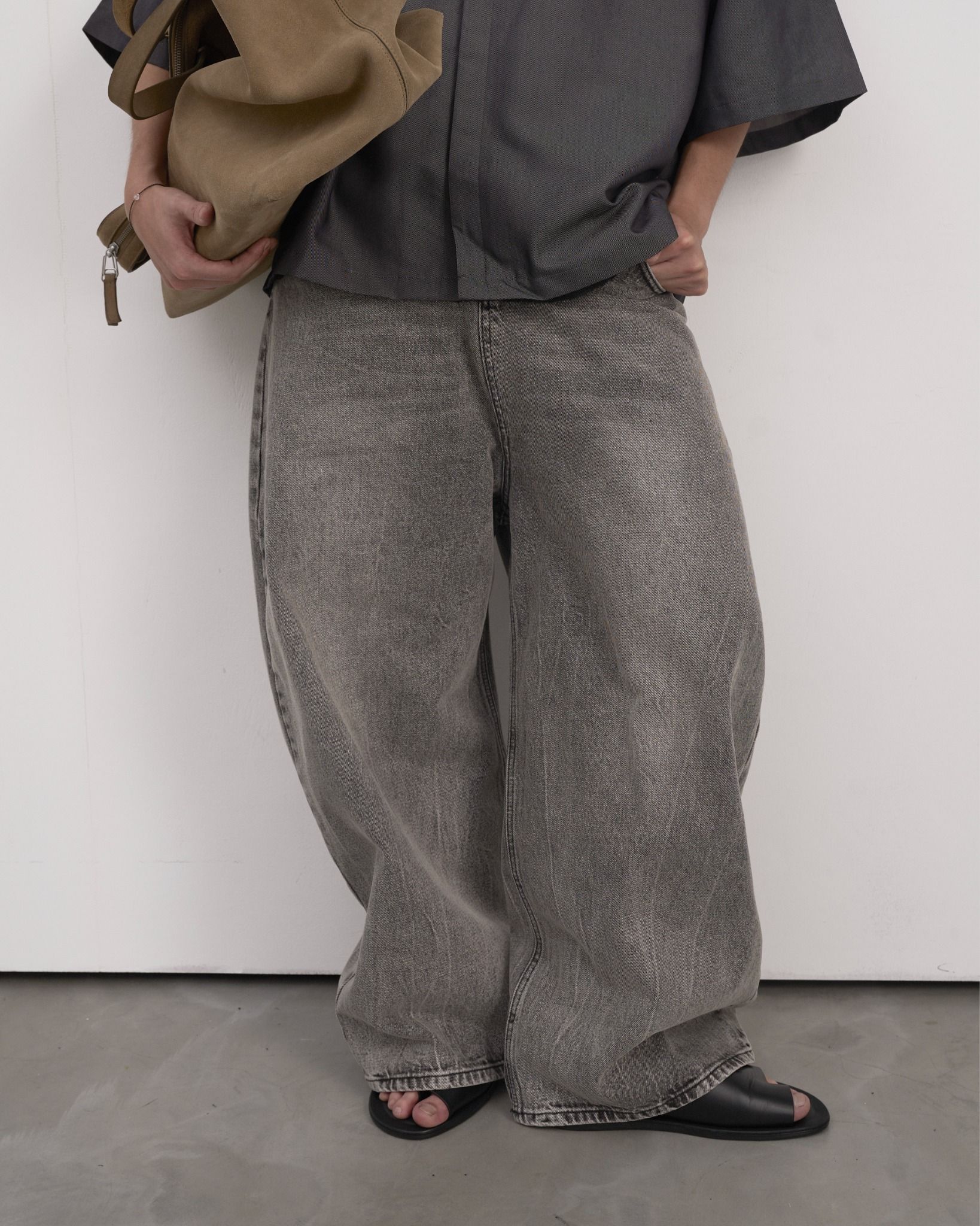 MAGNETITE WASHED JEANS