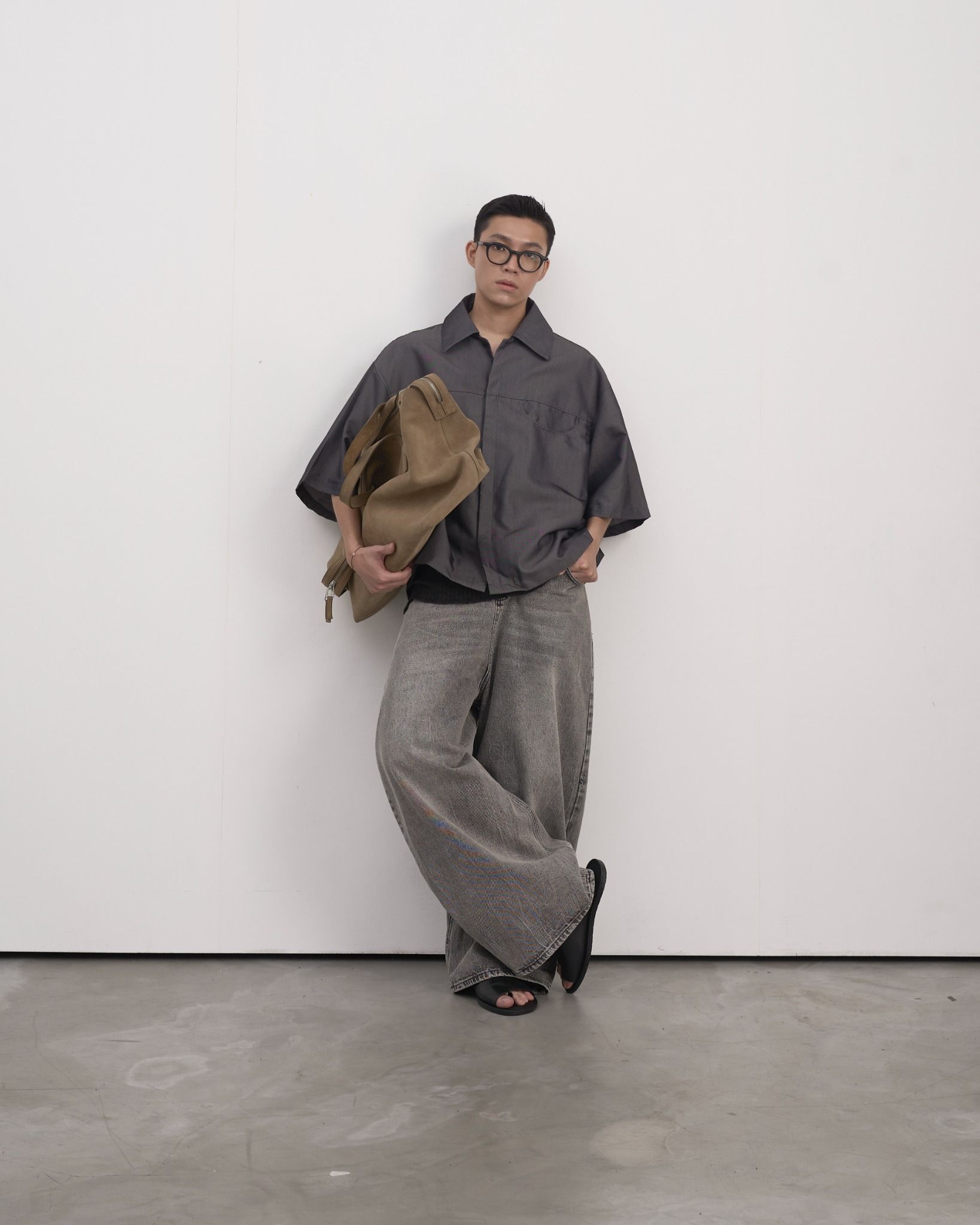 MAGNETITE WASHED JEANS