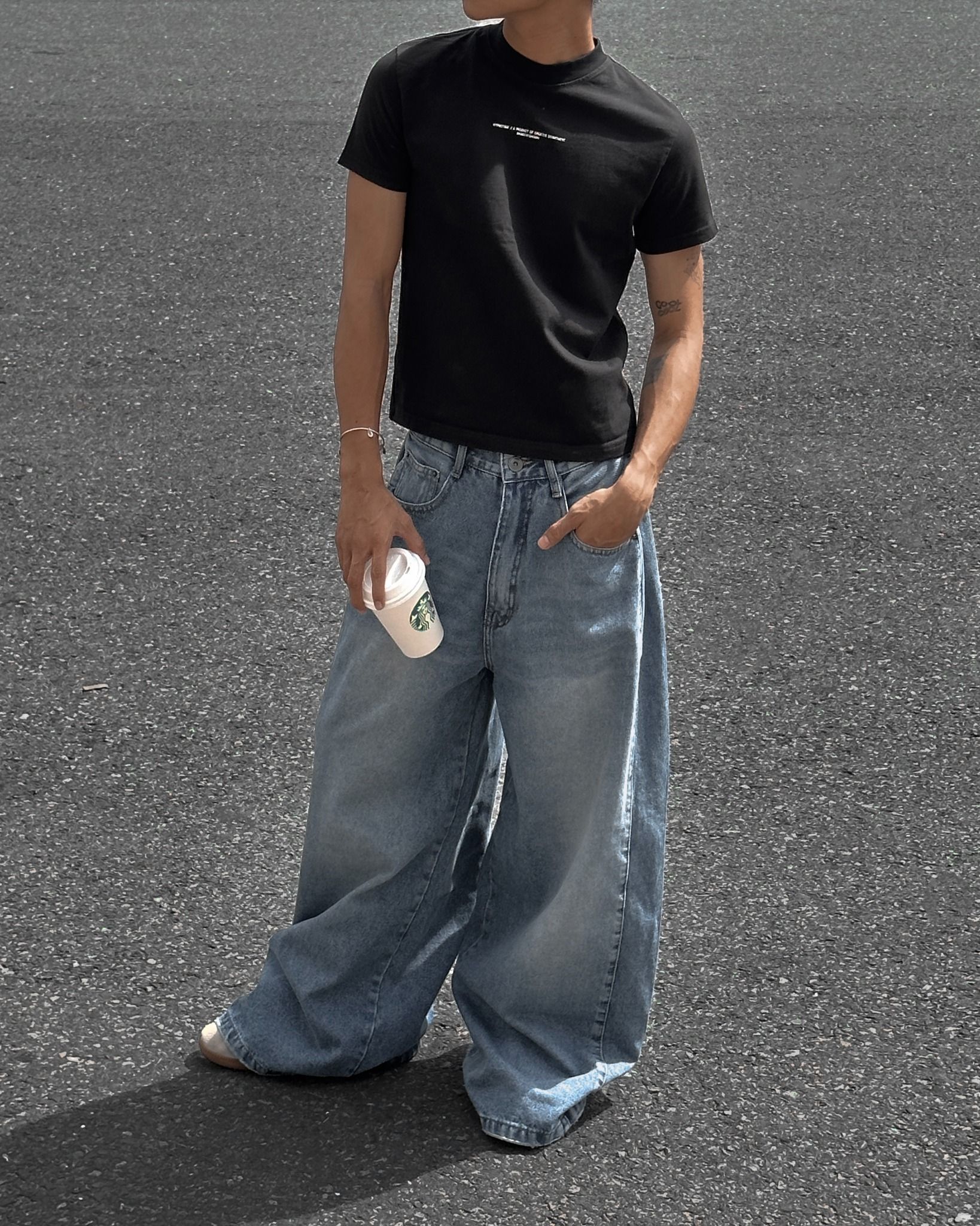 PLEATED WIDE JEANS
