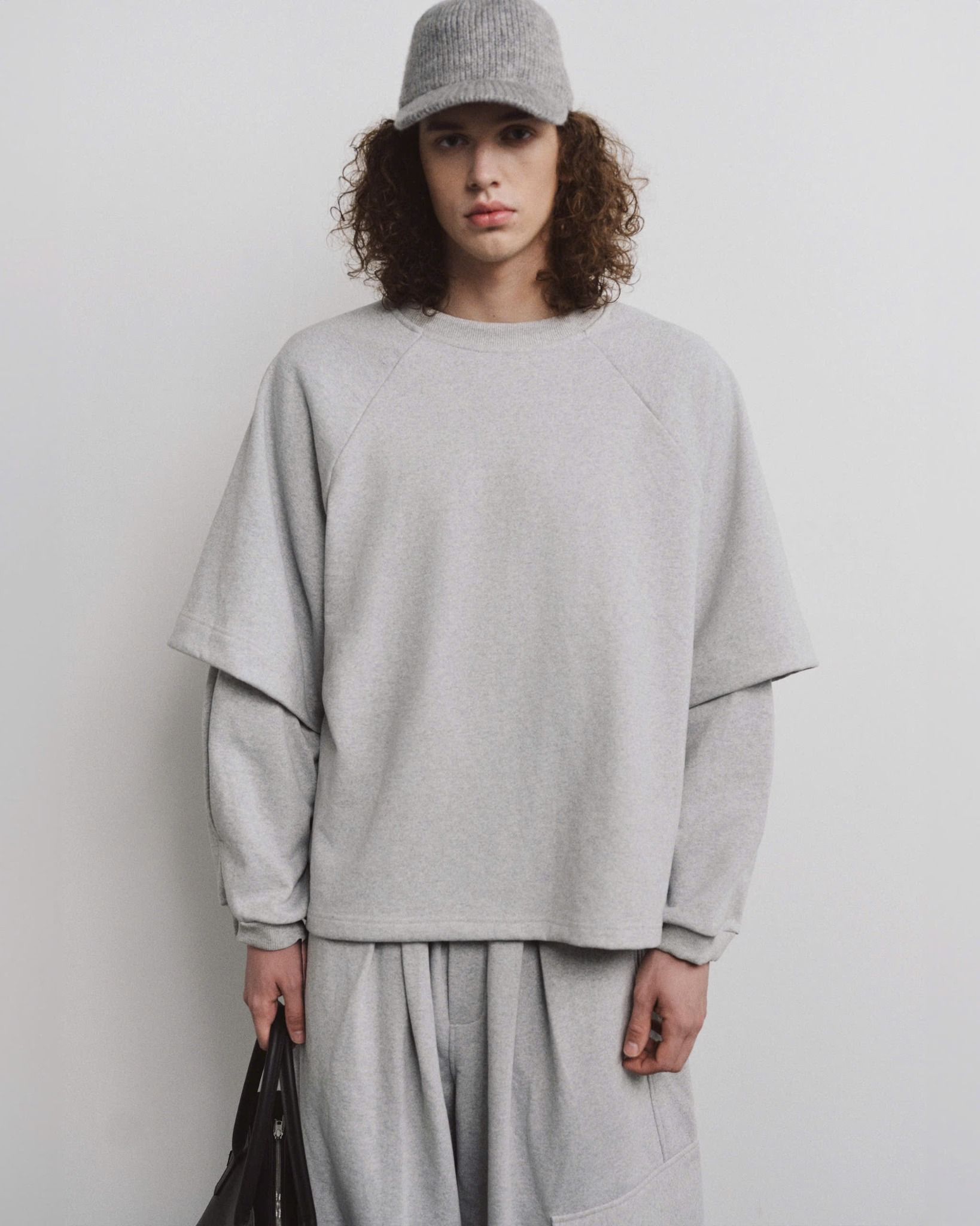 LAYERS SLEEVES SWEATER