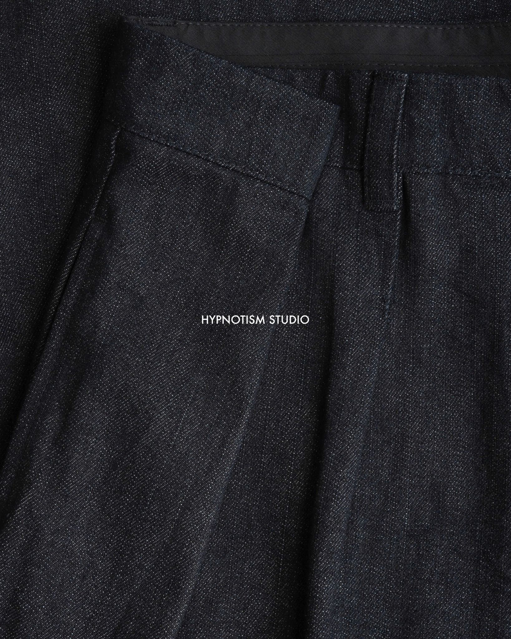 DENIM PLEATED PANTS