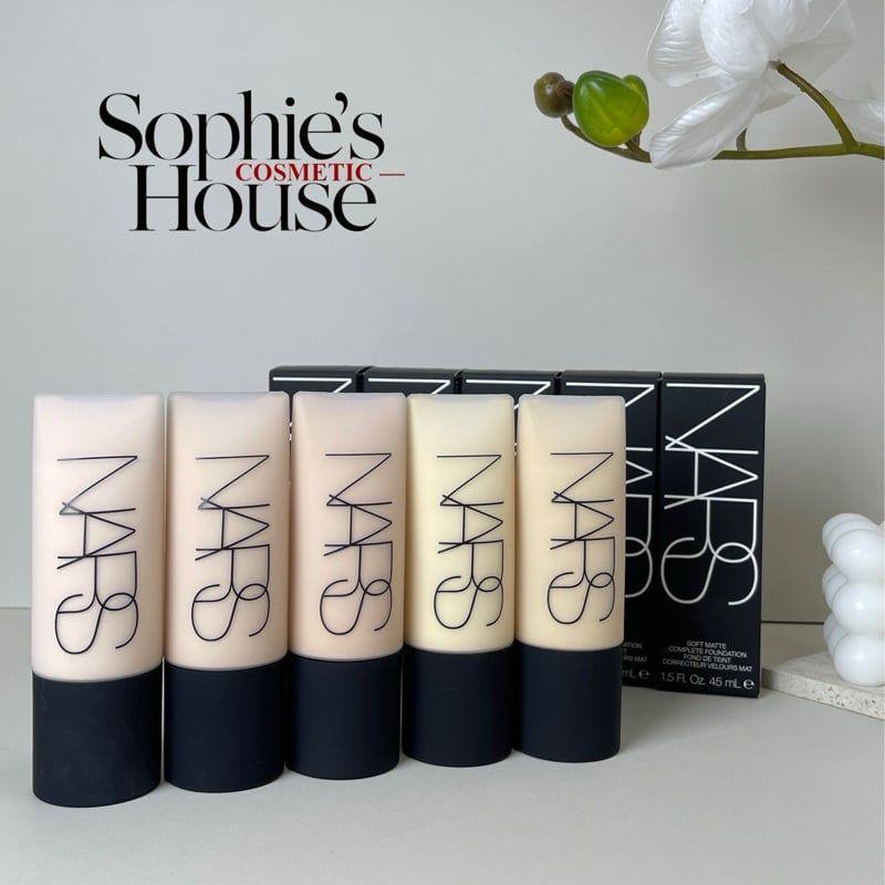 Kem nền NARS Soft Matte Complete Foundation