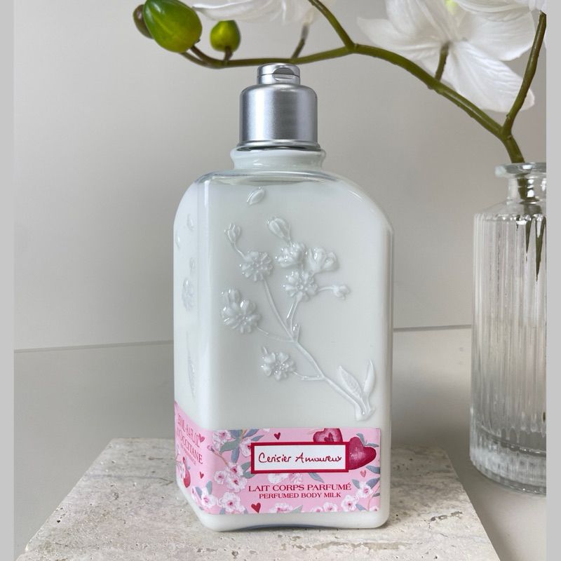 250ml / Sữa tắm - Dưỡng thể anh đào dâu tây LOccitane Cherry Blossom Cerisier Amoureux