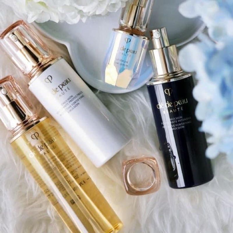Nước hoa hồng Cle De Peau Hydro Softening Lotion