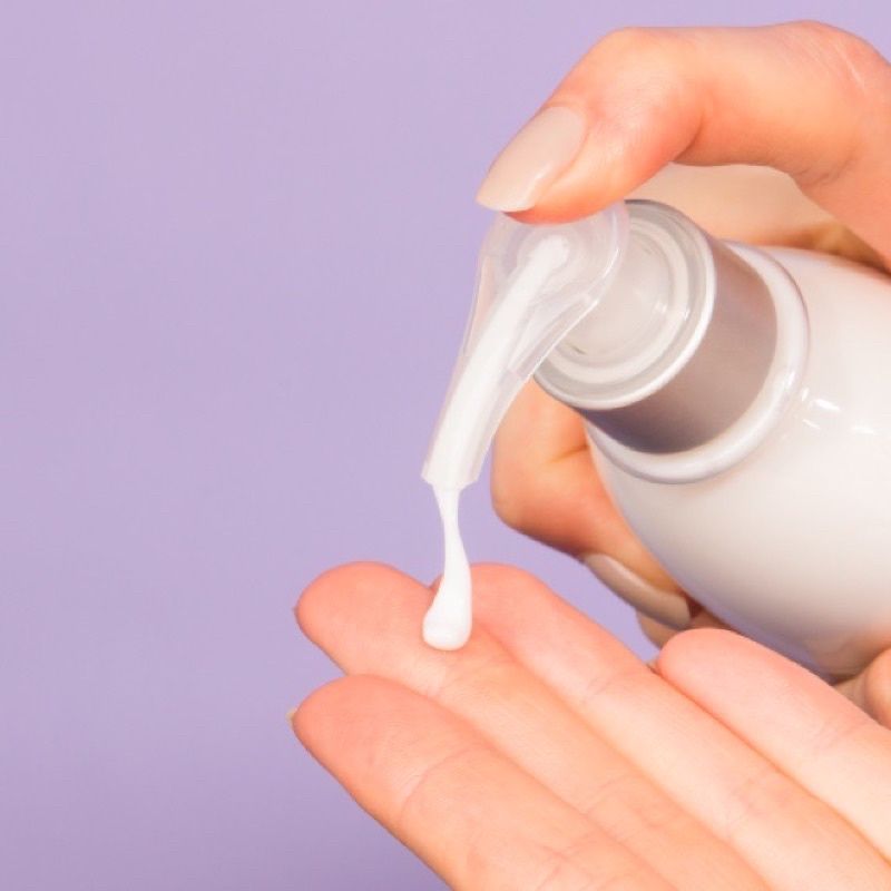 Sữa dưỡng thể hạnh nhân L'Occitane Almond Milk Veil 240ml