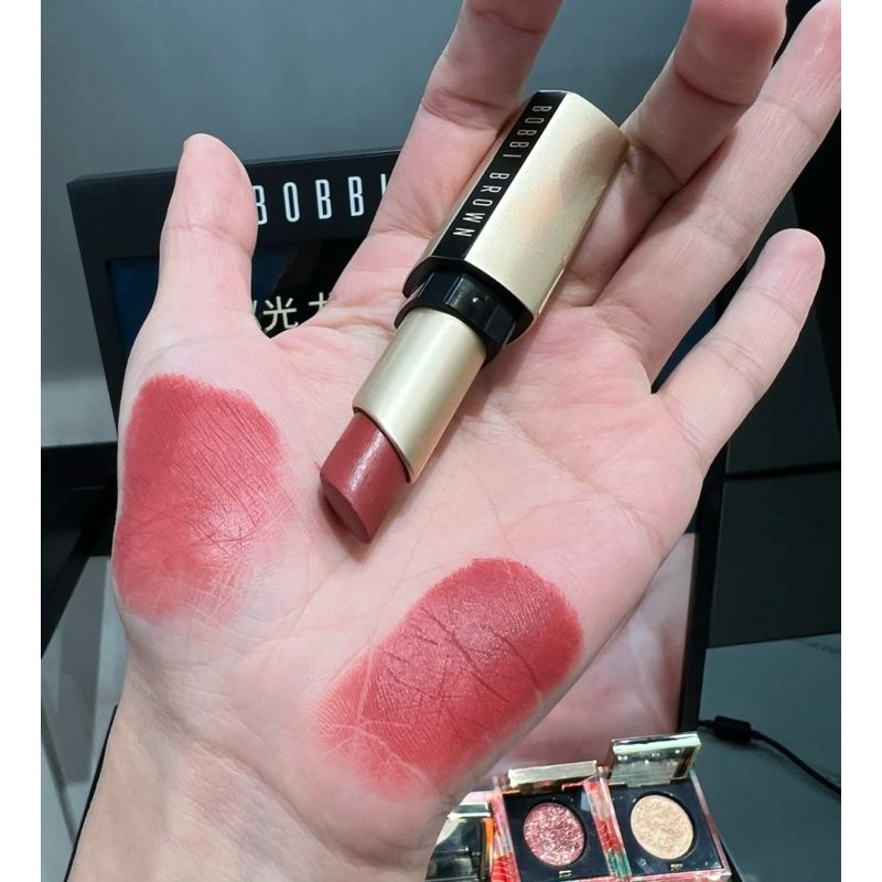 Son lì Bobbi Brown Luxe Matte Lipstick