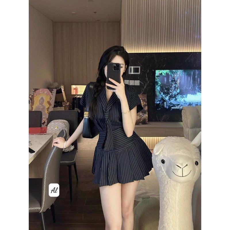 B98-Set kẻ chân váy kèm cà vạt