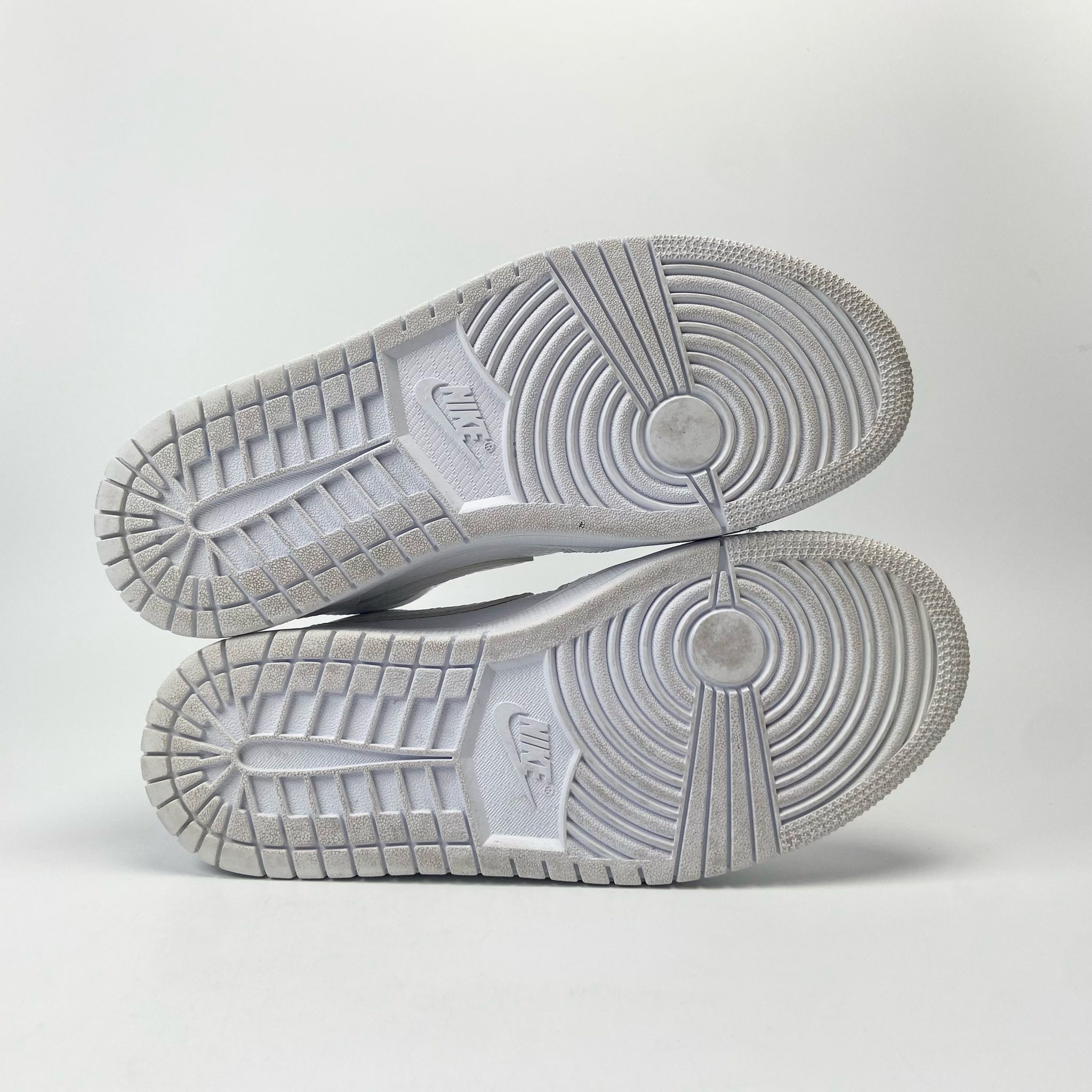 NIKE AIR JORDAN 1 MID WHITE SNAKESKIN BQ6472-110