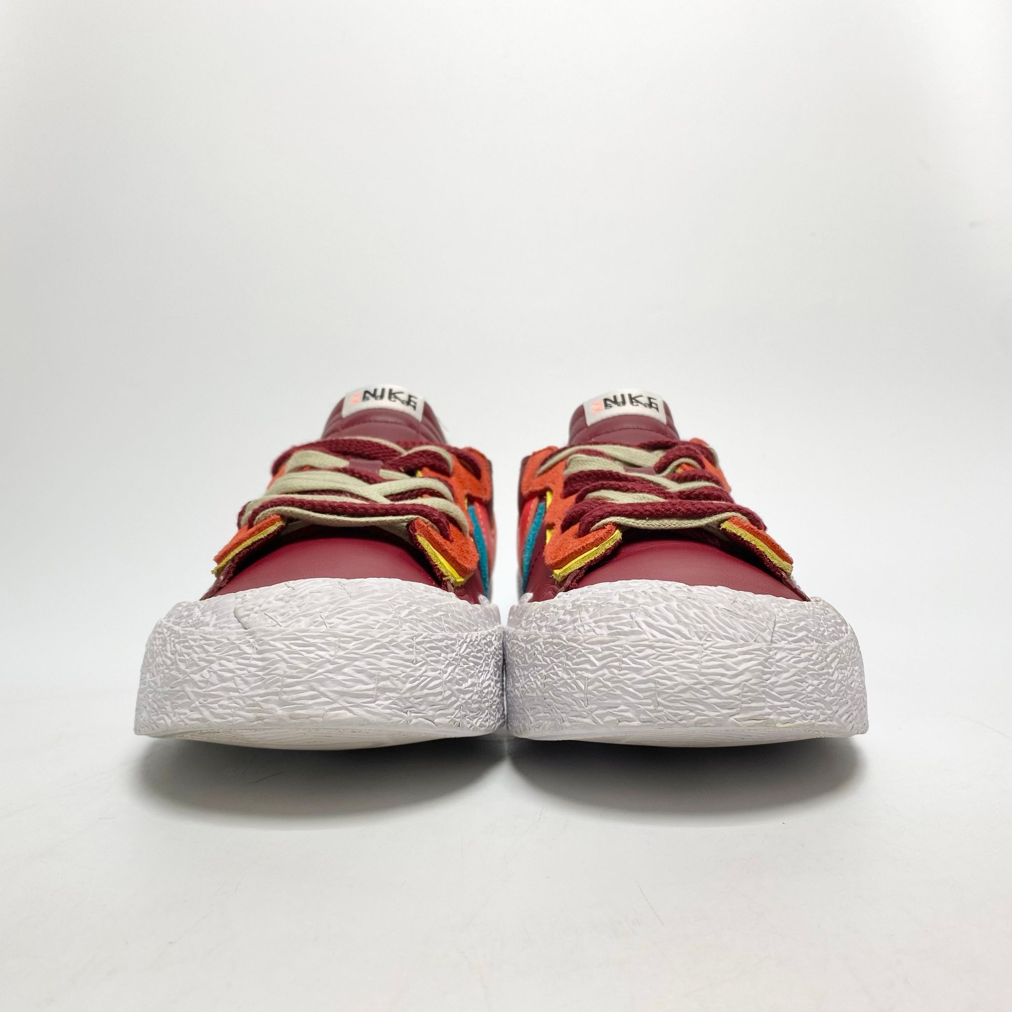 NIKE KAWS X SACAI X BLAZER LOW TEAM RED DM7901-600