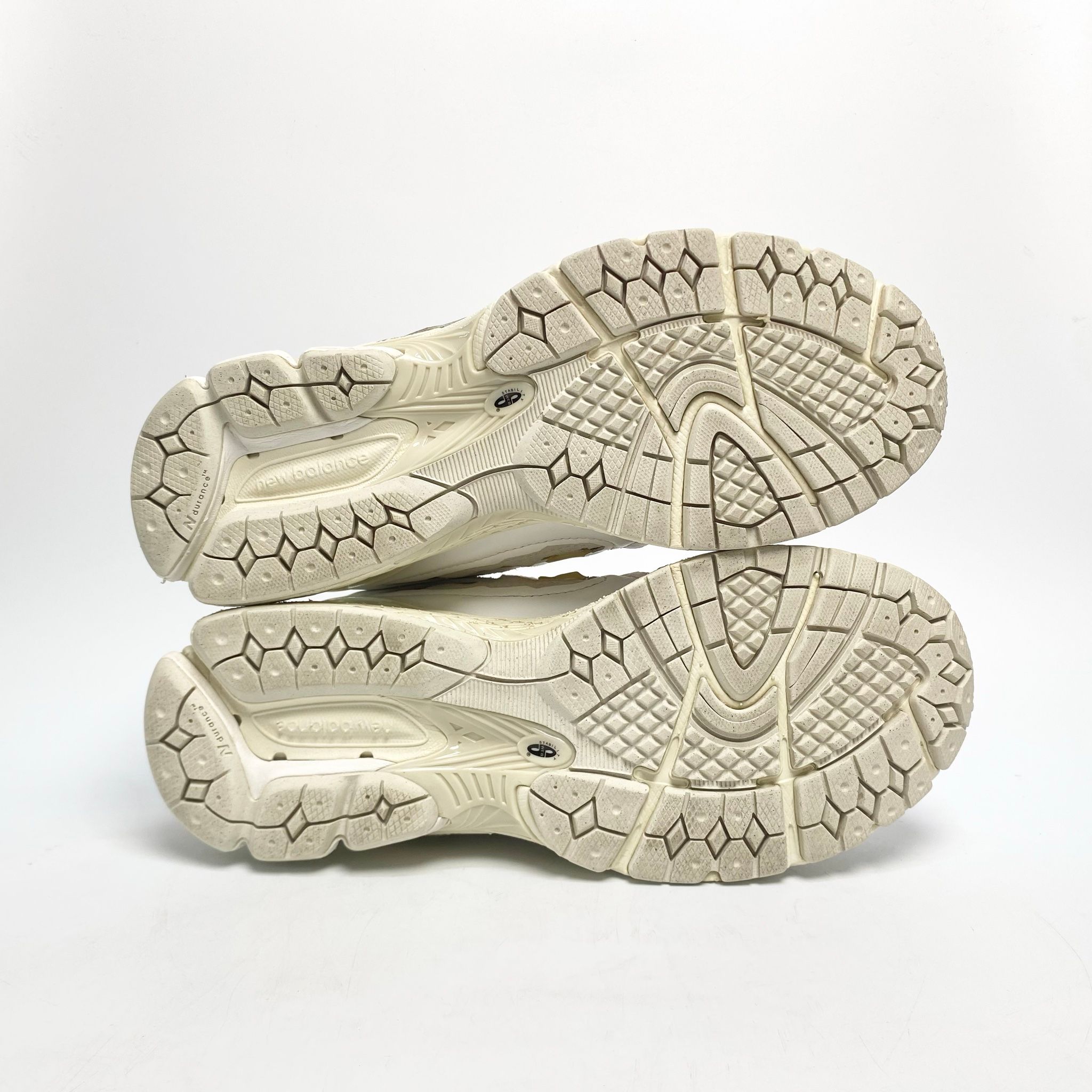 NEW BALANCE 1906D PROTECTION WHITE TURTLEDOVE M1906DE