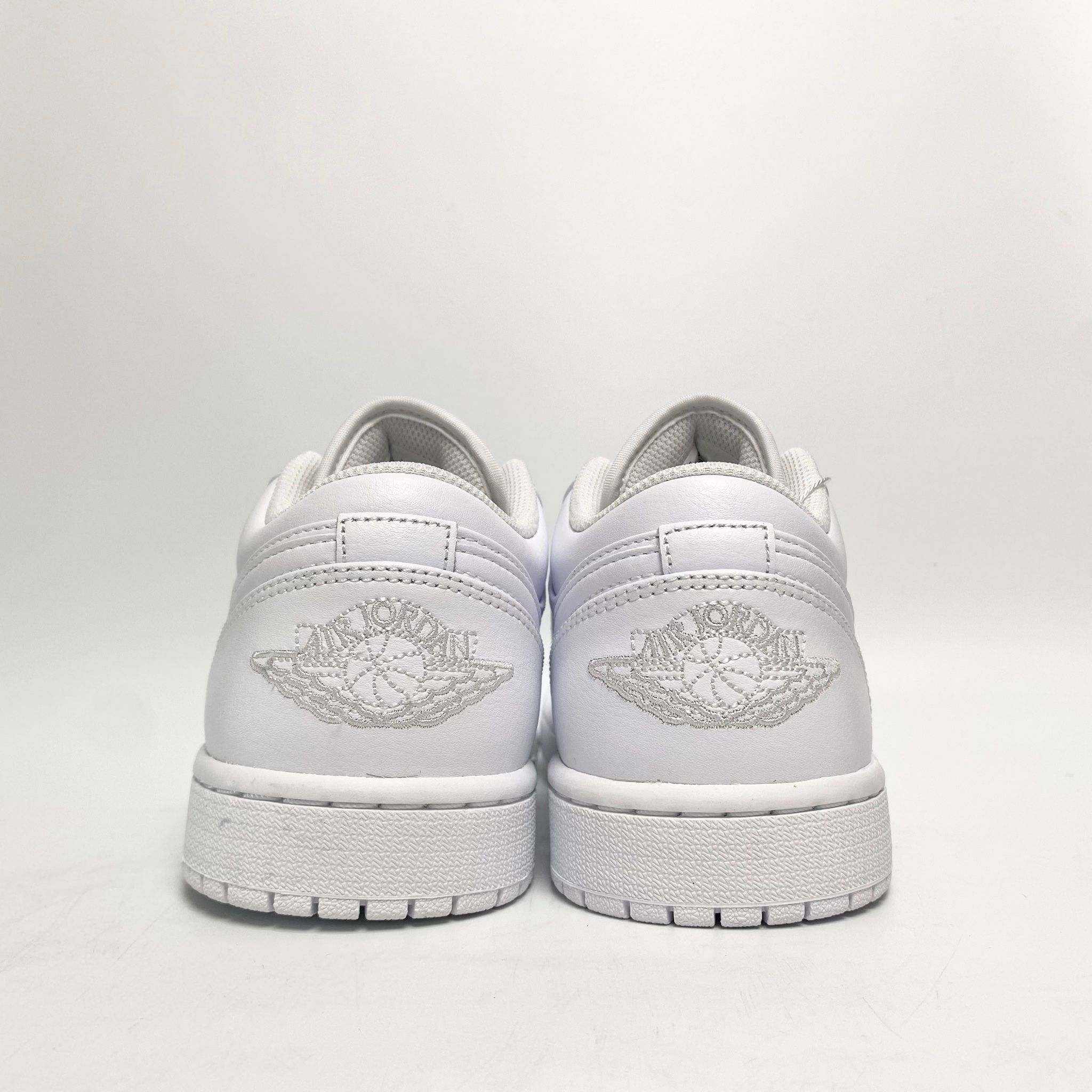 NIKE AIR JORDAN 1 LOW TRIPLE WHITE 553558-136