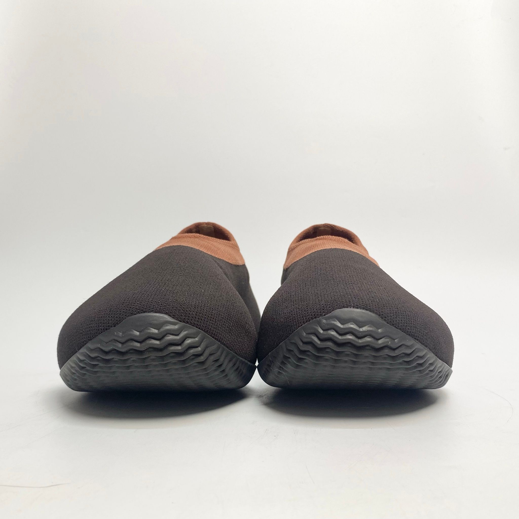 ADIDAS YEEZY KNIT RUNNER STONE CARBON GY1759