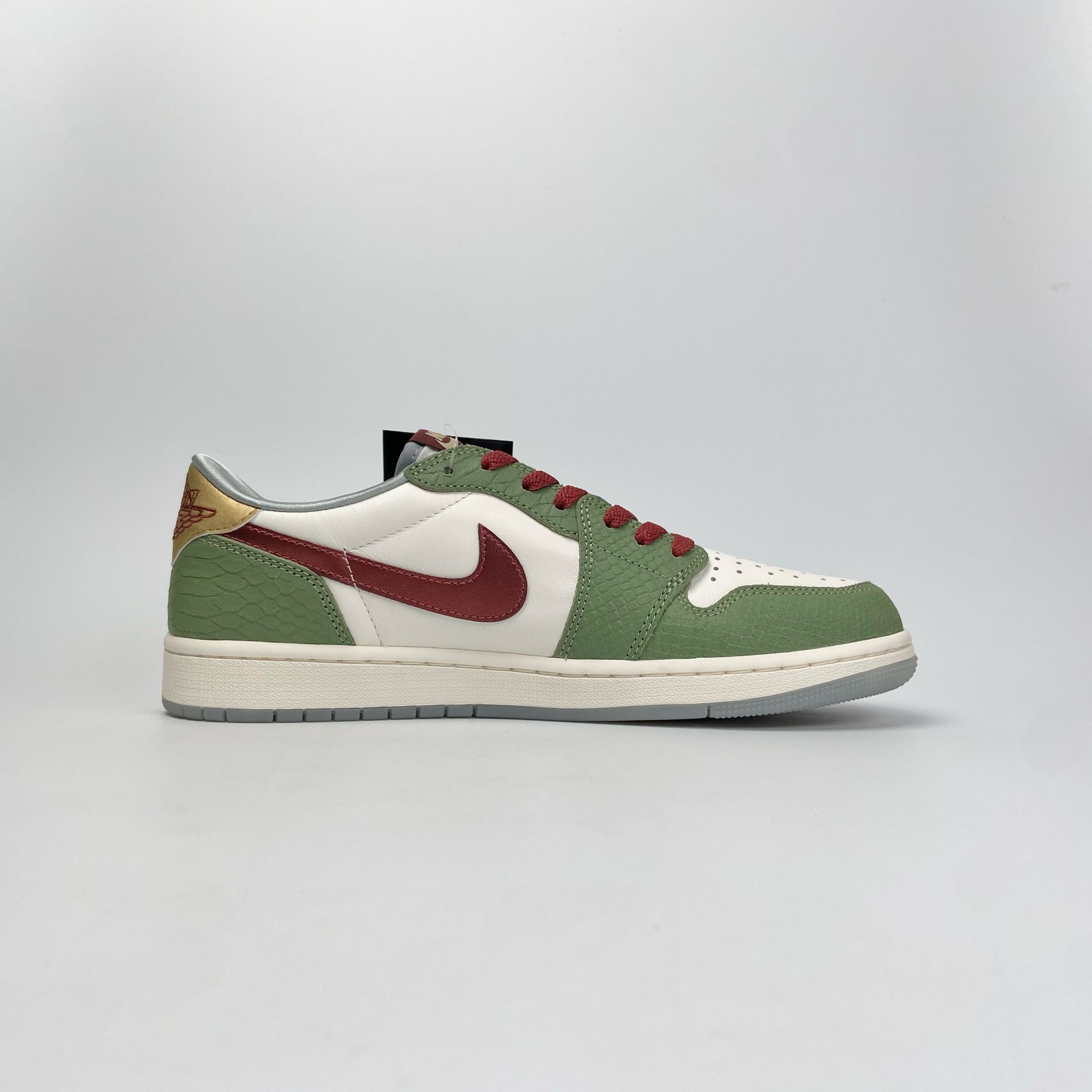 NIKE AIR JORDAN 1 LOW OG YEAR OF THE DRAGON FN3727-100