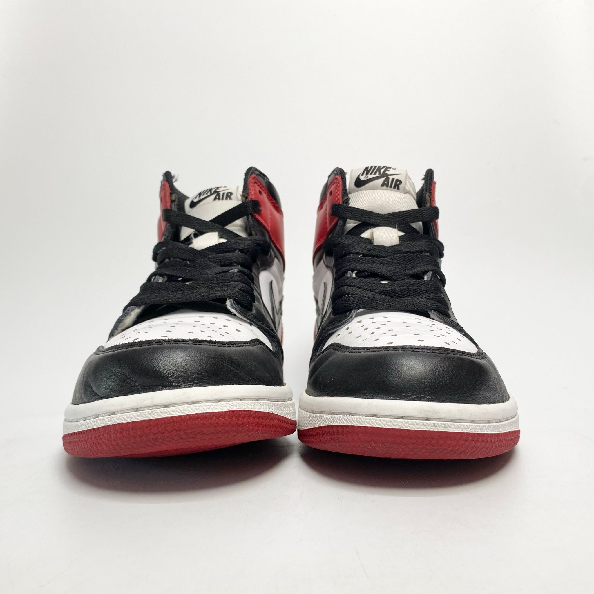 NIKE AIR JORDAN 1 RETRO BLACK TOE 555088-125