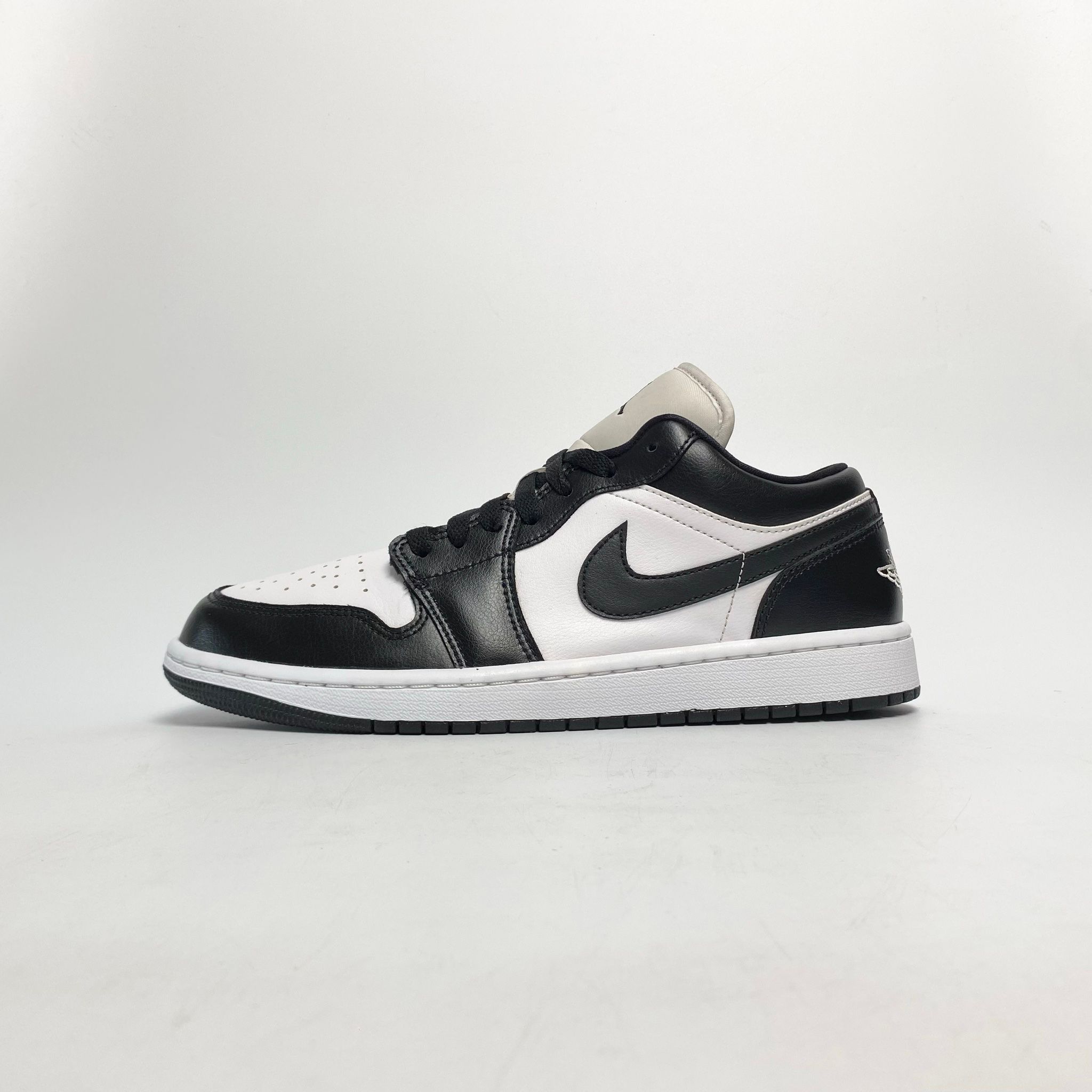 NIKE AIR JORDAN 1 LOW PANDA DC0774-101