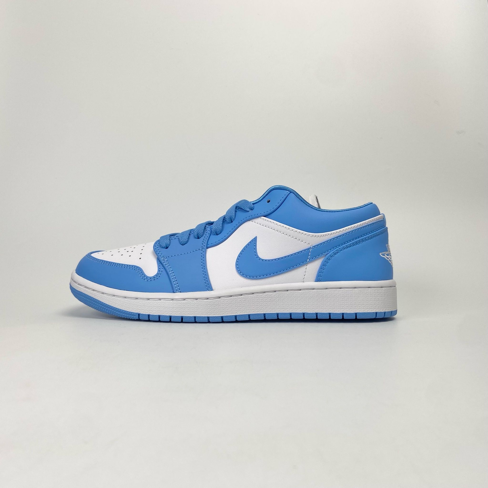NIKE AIR JORDAN 1 LOW UNC AO9944-441