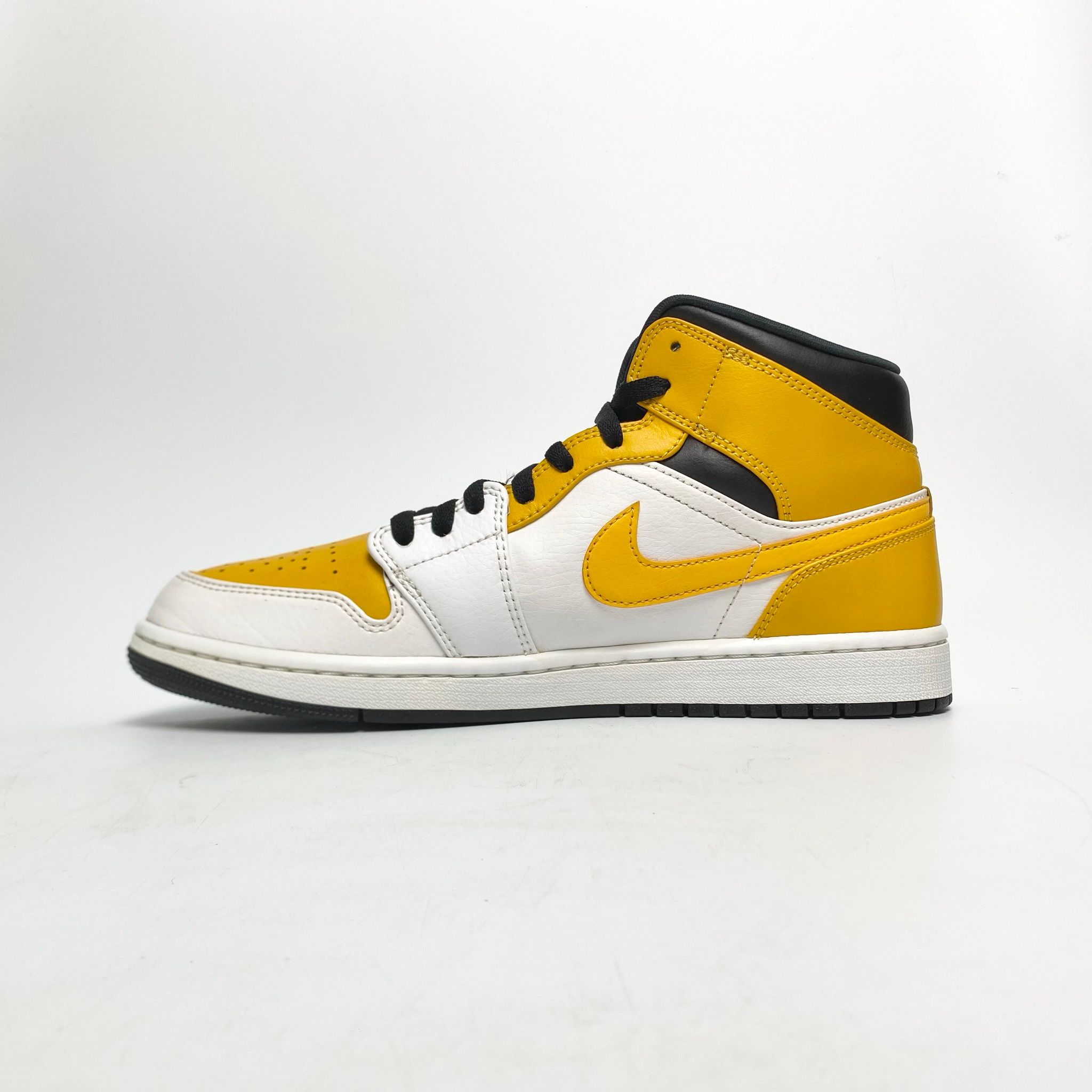 NIKE AIR JORDAN 1 MID UNIVERSITY GOLD 554724-170