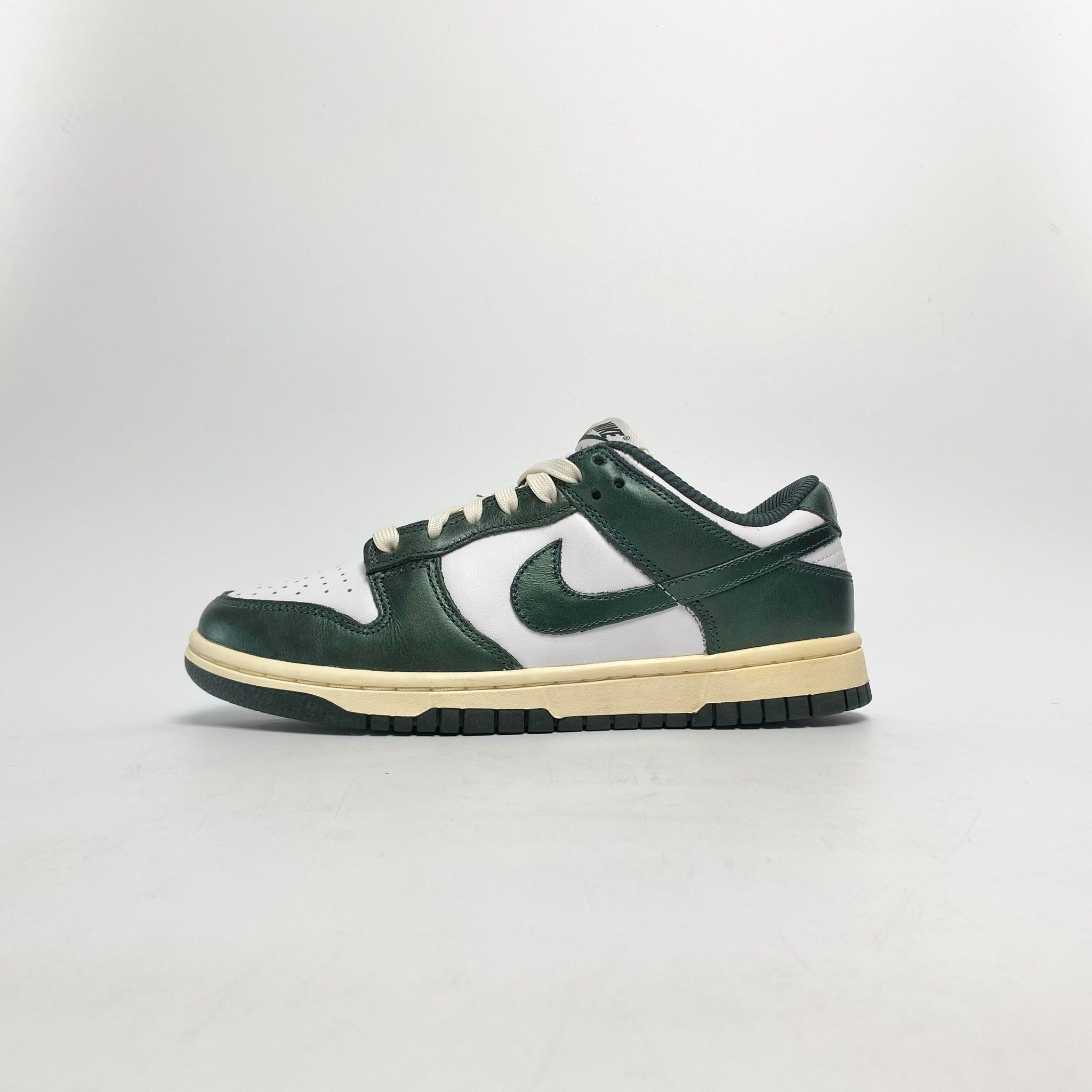 NIKE WMNS DUNK LOW VINTAGE GREEN DQ8580-100