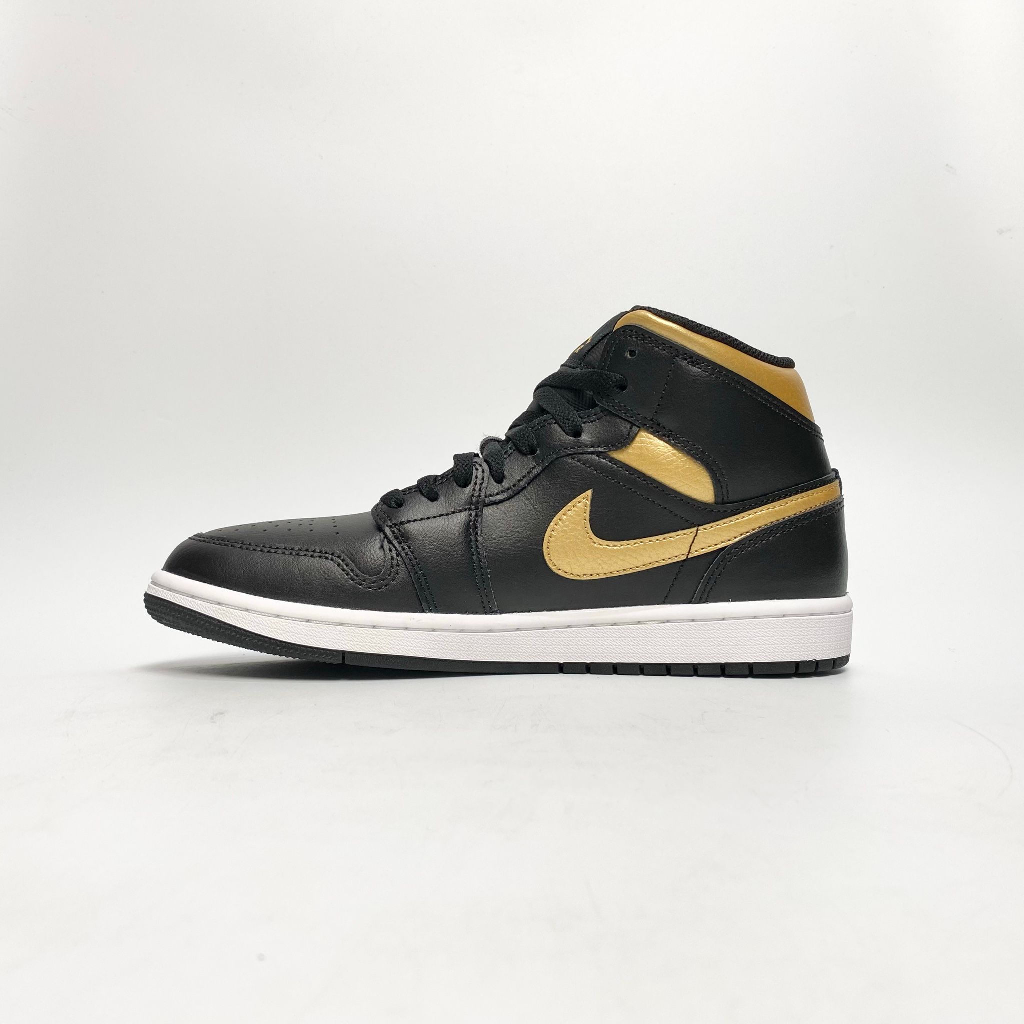 NIKE AIR JORDAN 1 MID SHOES BLACK METALLIC GOLD WHITE DQ8426071