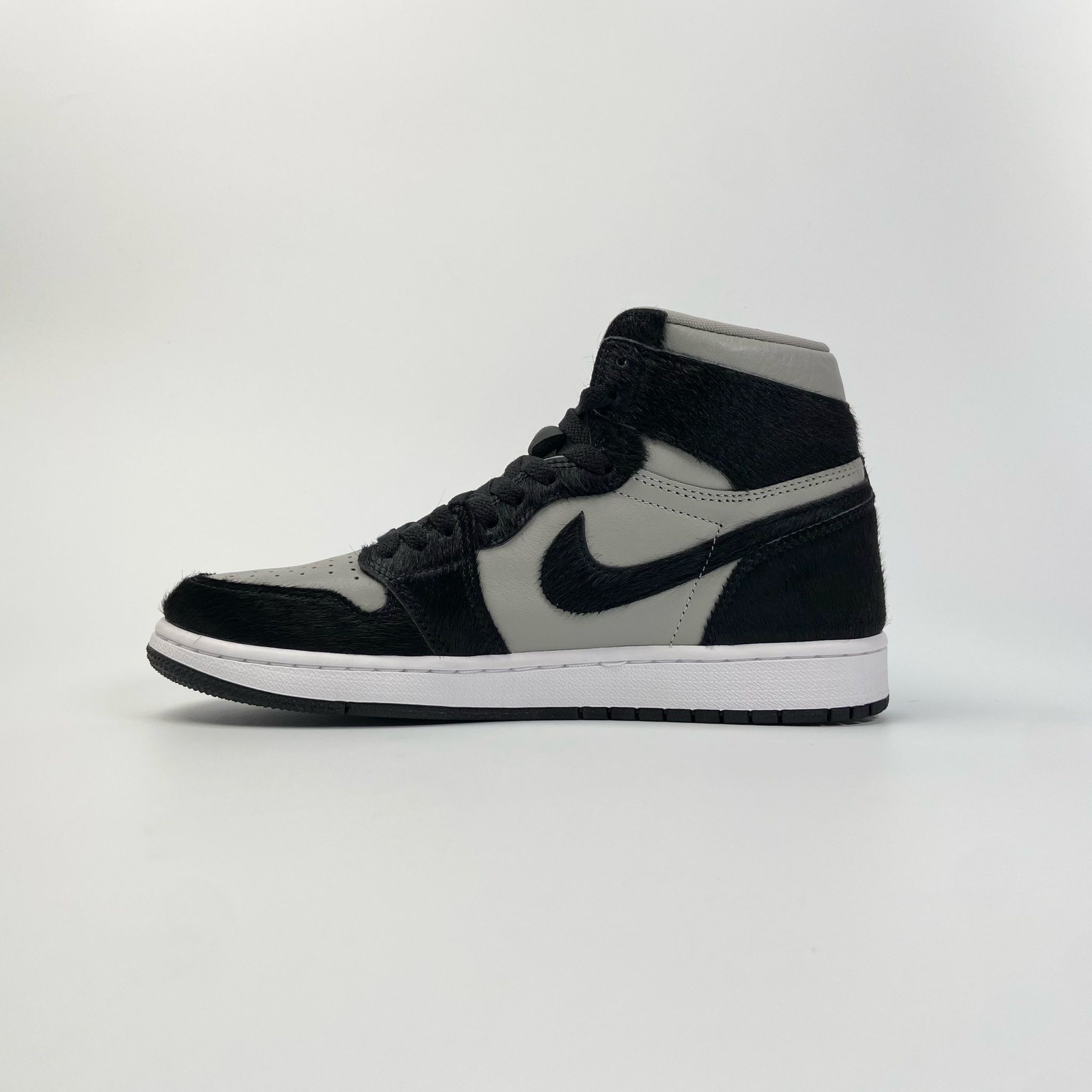NIKE WOMEN'S AIR JORDAN 1 HIGH OG TWIST 2.0 BLACK GREY DZ2523-001