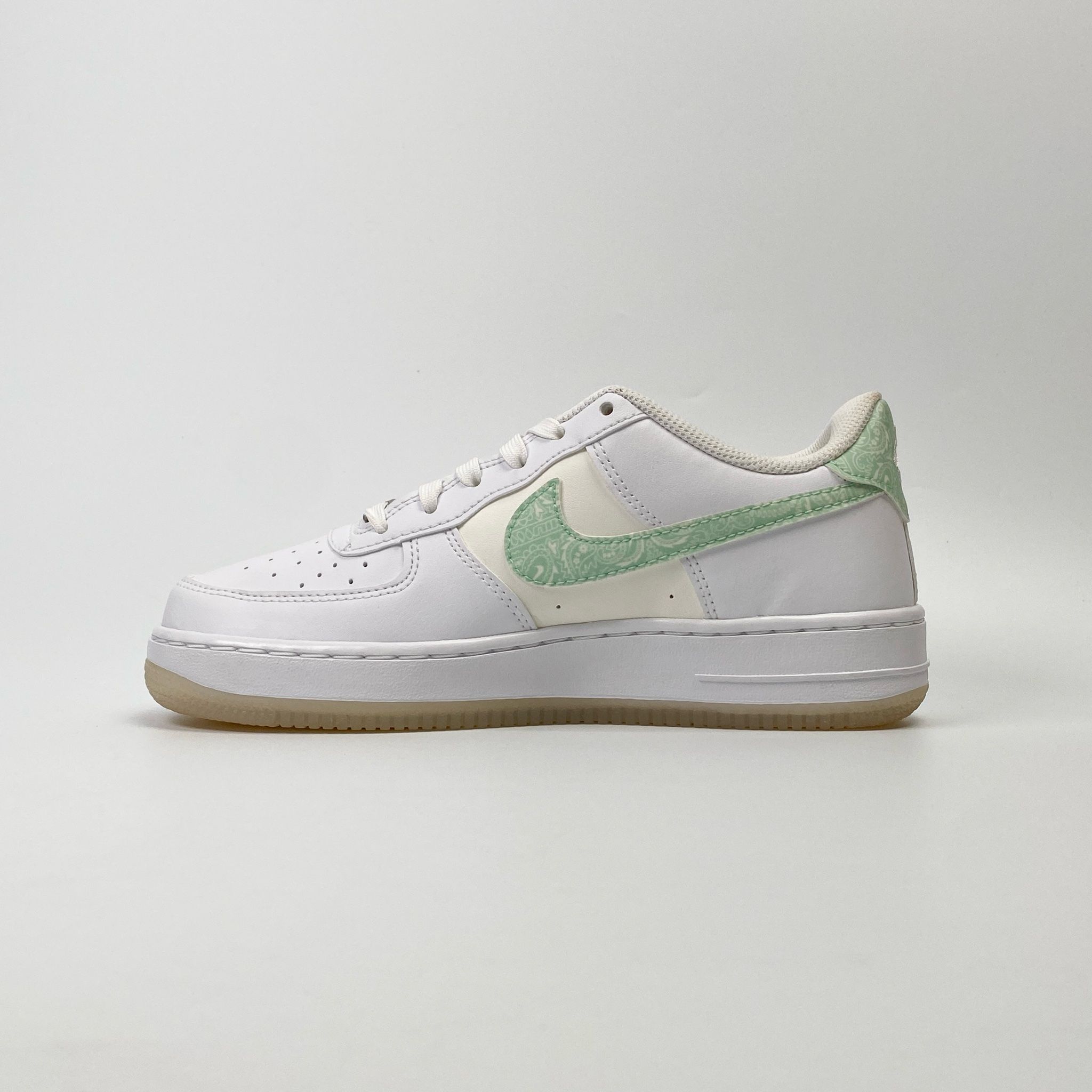 NIKE AIR FORCE 1 LOW PASTEL PAISLEY FJ7706-131