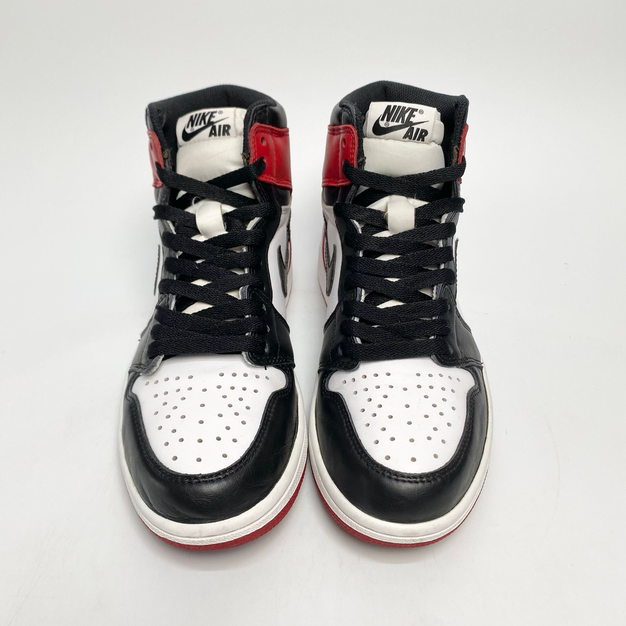 NIKE AIR JORDAN 1 RETRO BLACK TOE 555088-125