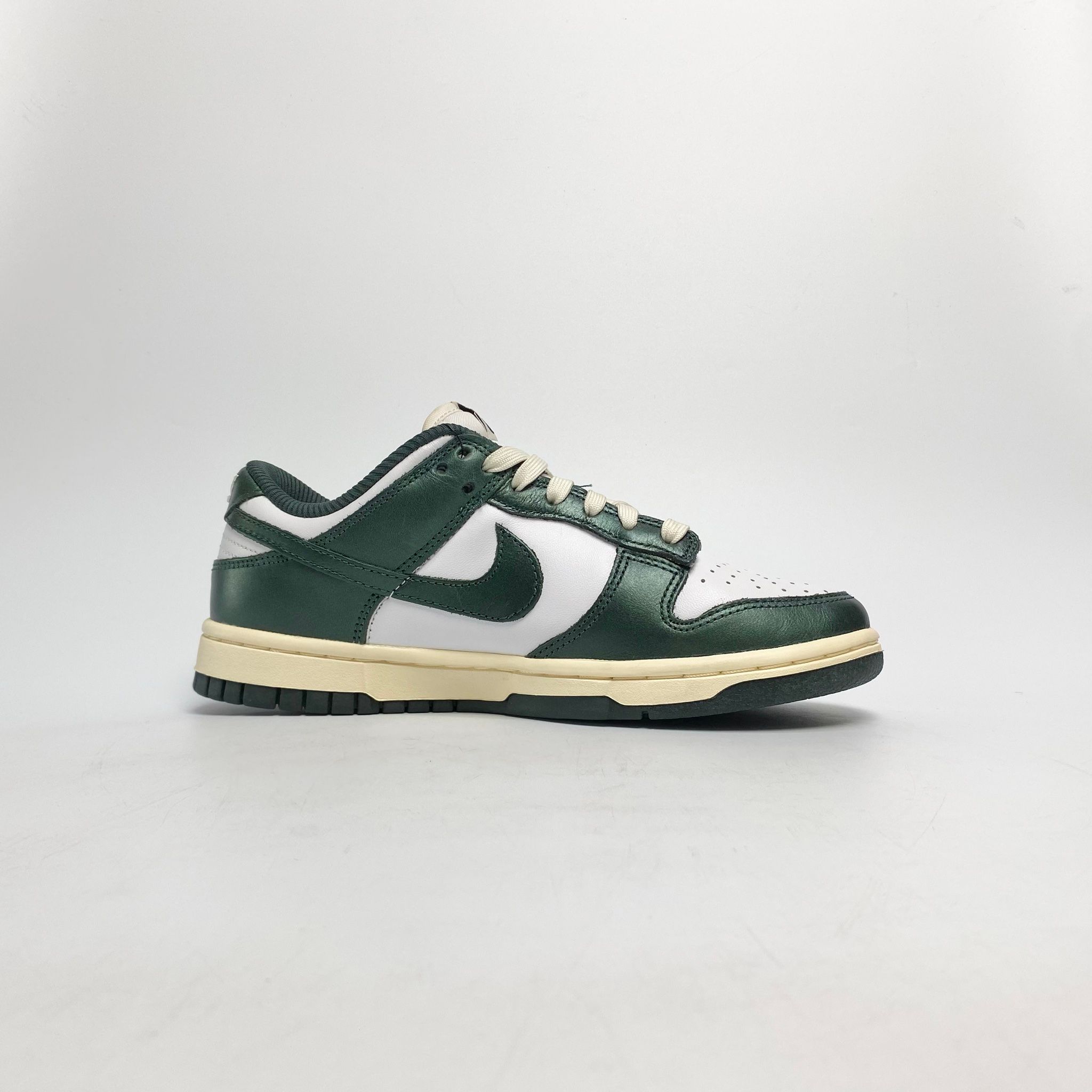 NIKE WMNS DUNK LOW VINTAGE GREEN DQ8580-100