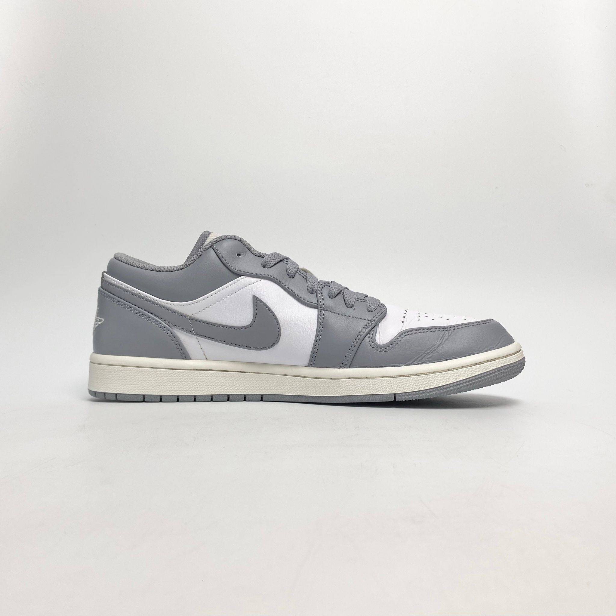NIKE AIR JORDAN 1 LOW VINTAGE GREY 553558-053
